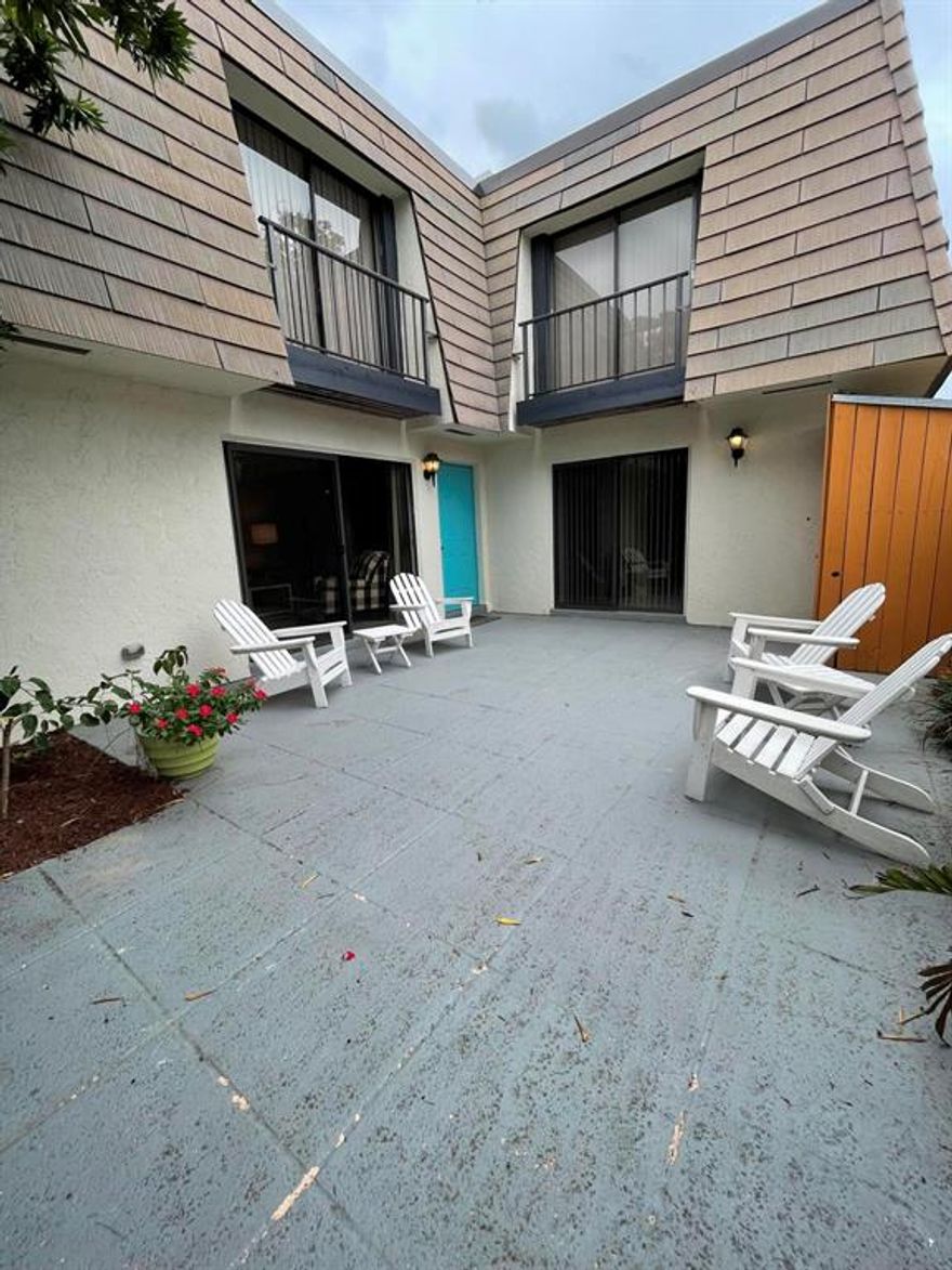 Located in the heart of Jupiter sits this recently renovated 2 bedroom, 2.5 bathroom Townhome. Boasting 1344 sq ft of living area, 2 balconies and a spacious outdoor patio perfect for entertaining. Just minutes to world class beaches, dining, spectacular golf and the greater Palm Beach Gardens area.