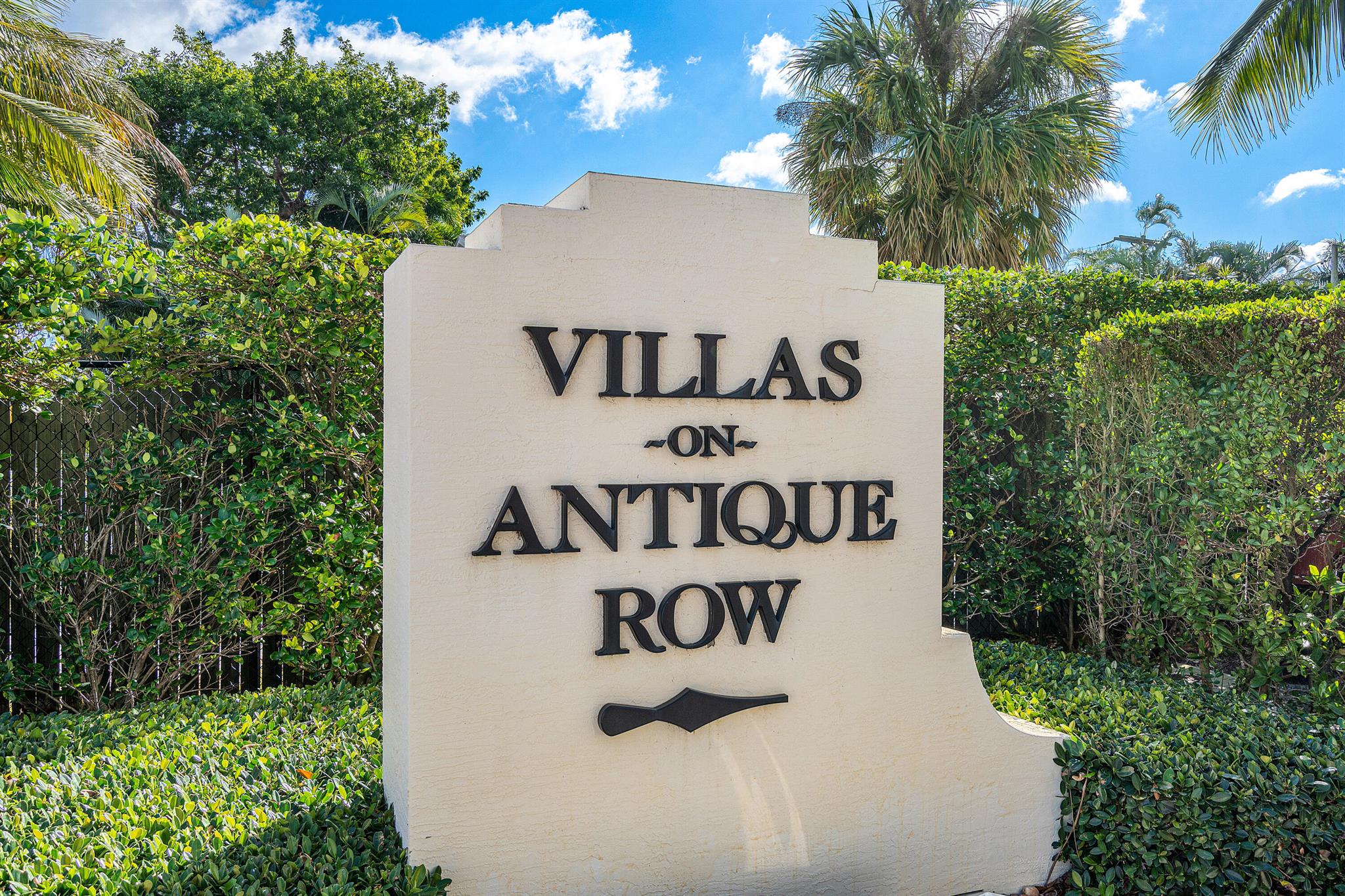 VILLAS ON ANTIQUE ROW - Residential Lease