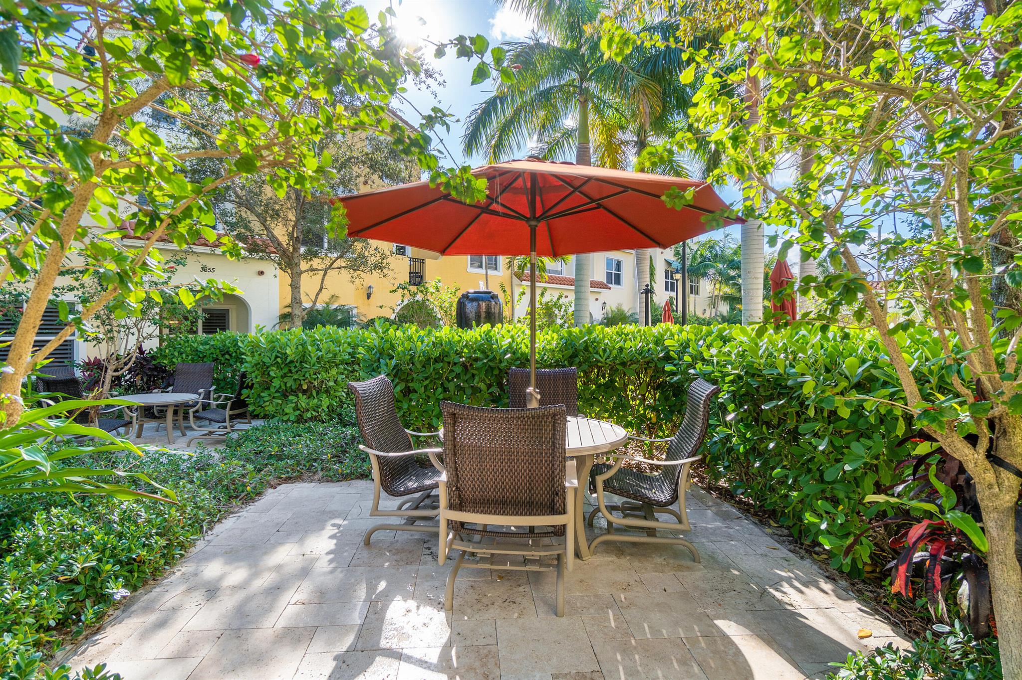 VILLAS ON ANTIQUE ROW - Residential Lease