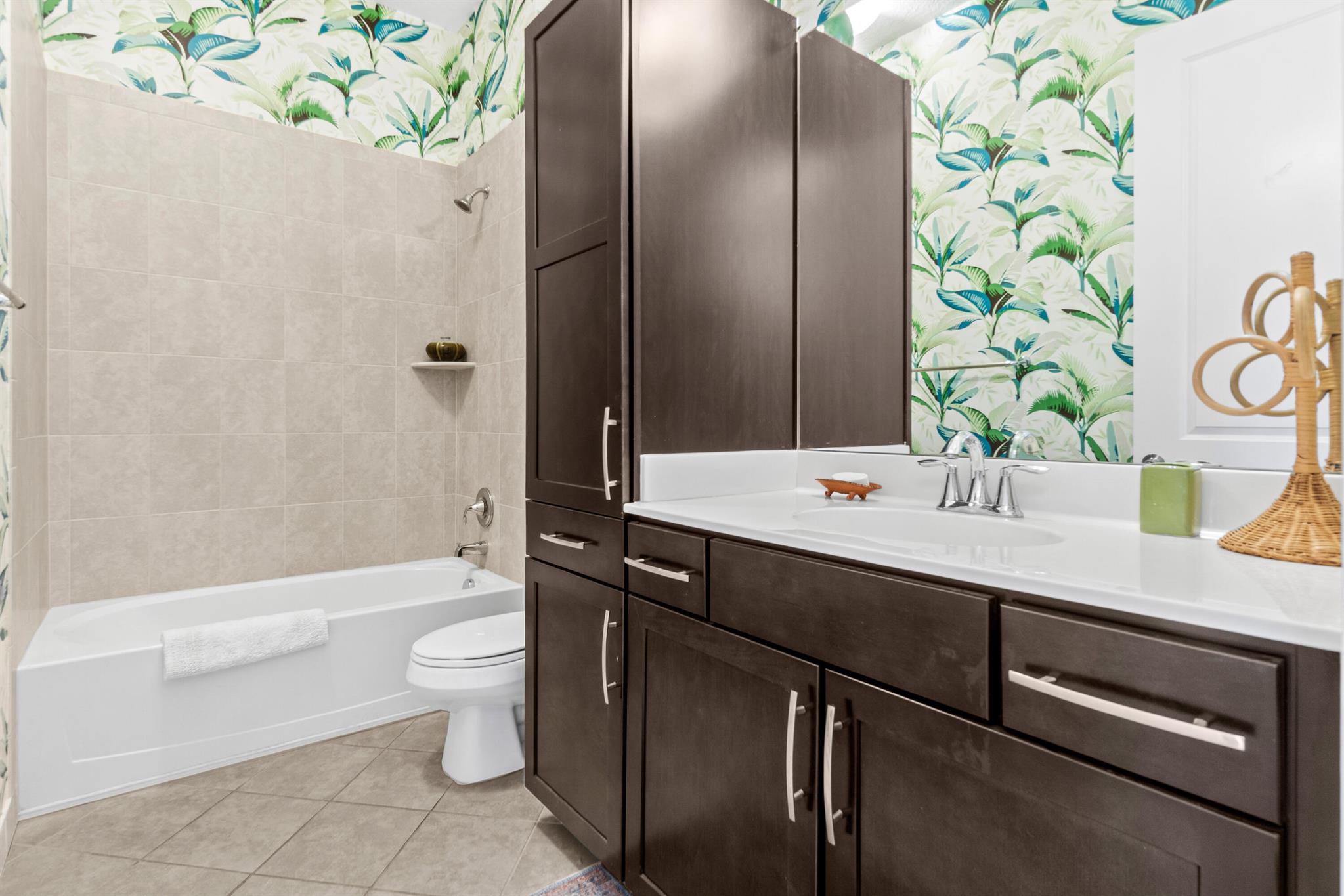 VILLAS ON ANTIQUE ROW - Residential Lease