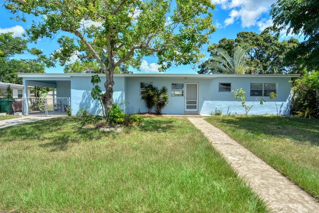 Photo of 161 Princess Drive Dr, Port St Lucie, FL 34952 (MLS # R10823123)