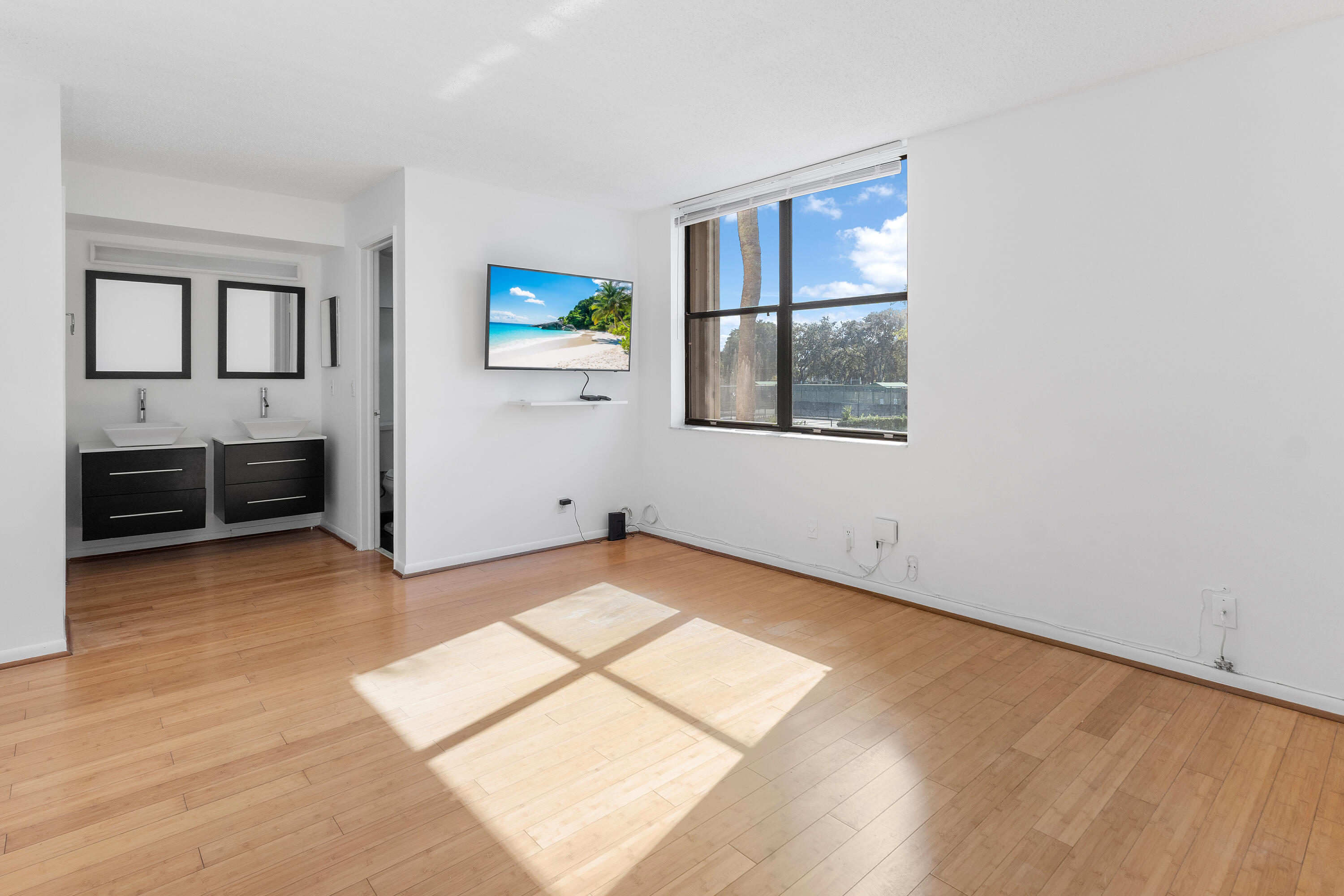 LAVERS DELRAY RACQUET CLU - Residential Lease