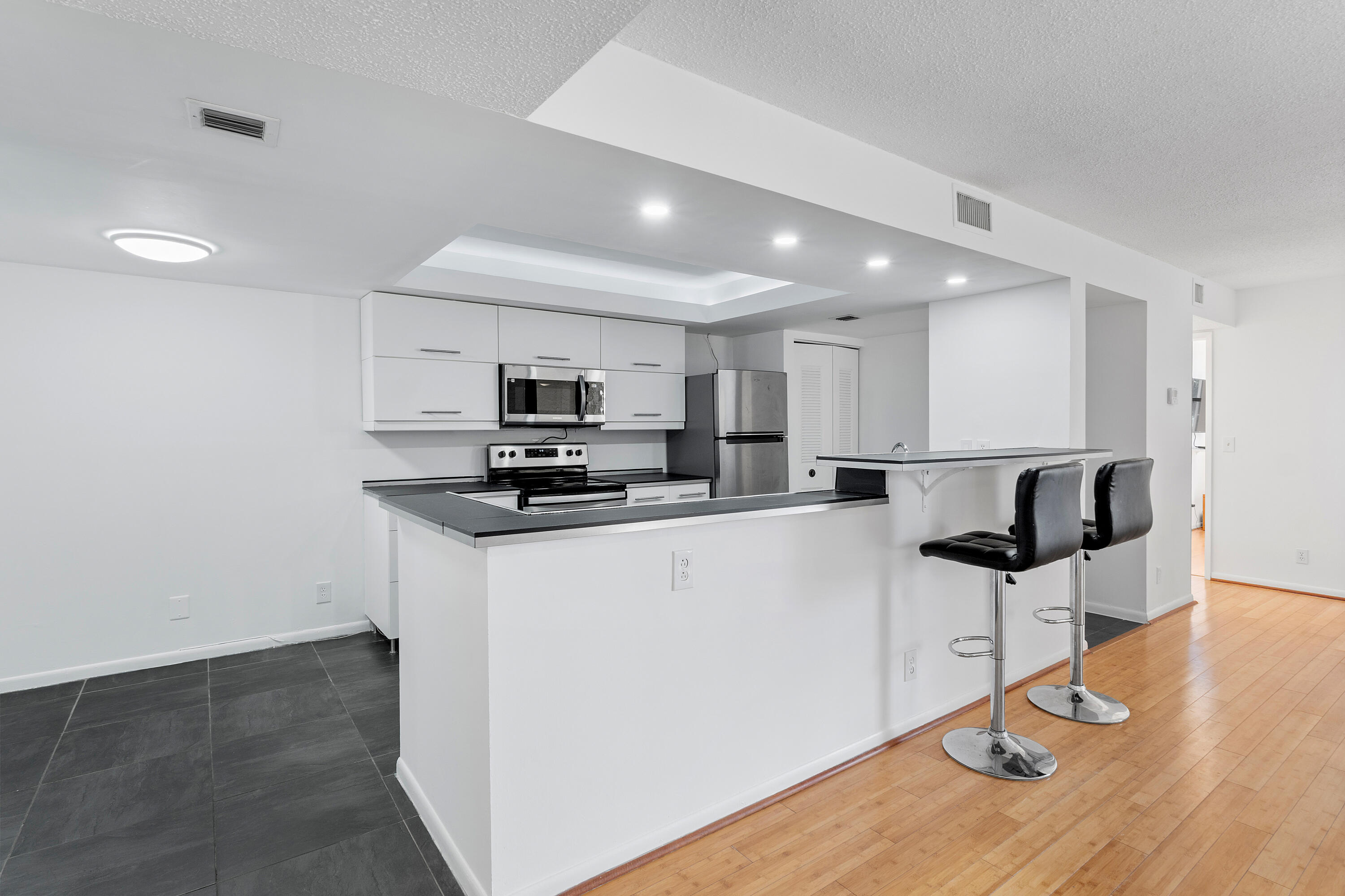 LAVERS DELRAY RACQUET CLU - Residential Lease