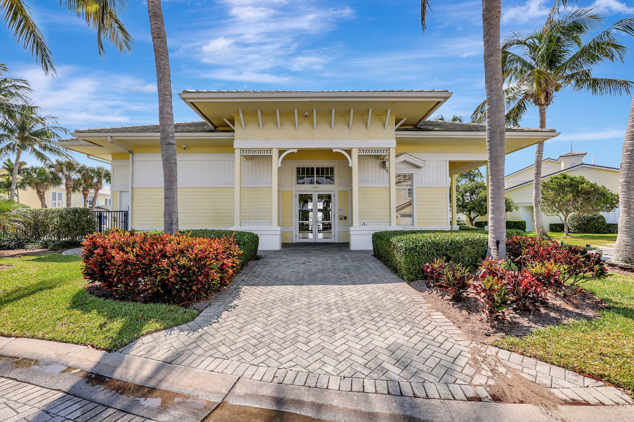 MARINER BAY - Residential