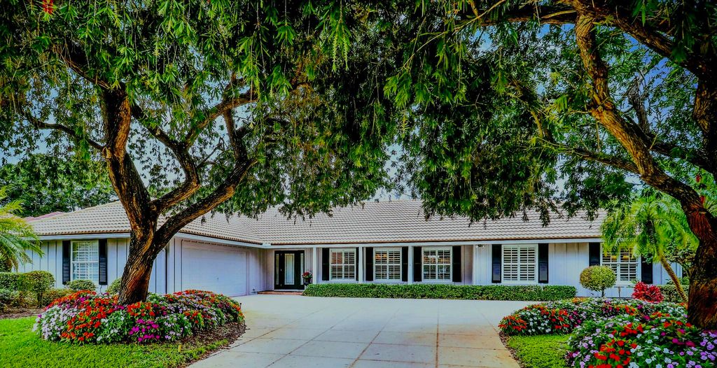 Photo of 1 Durness Court, Palm Beach Gardens, FL 33418 (MLS # R11160617)