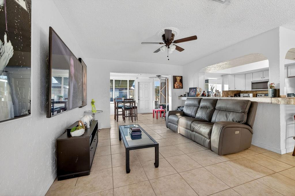 Sunrise Golf Village Sec - Residential