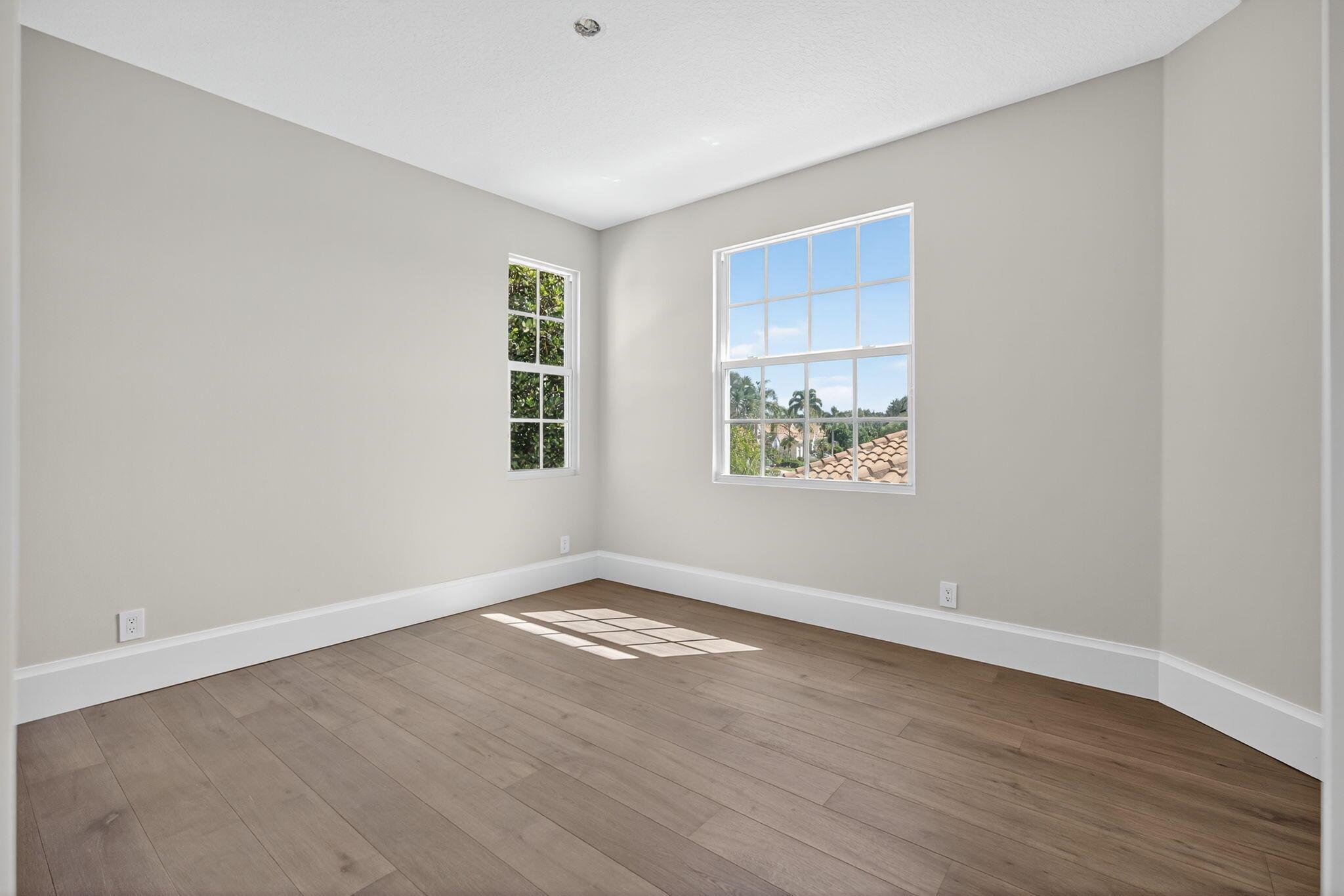 DIAMOND HEAD - Residential