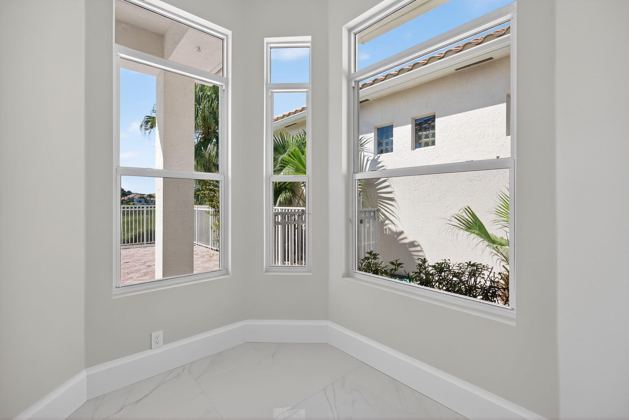 DIAMOND HEAD - Residential