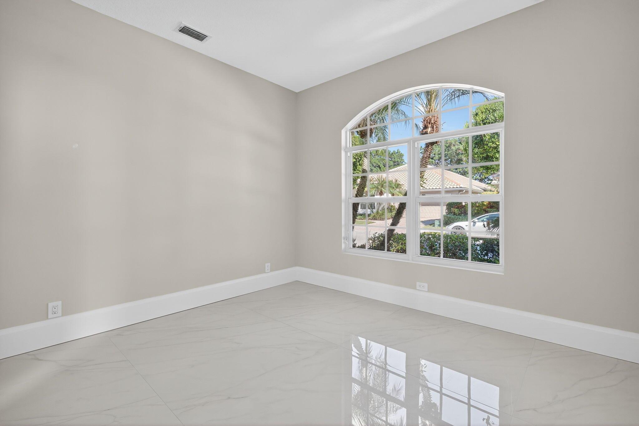 DIAMOND HEAD - Residential