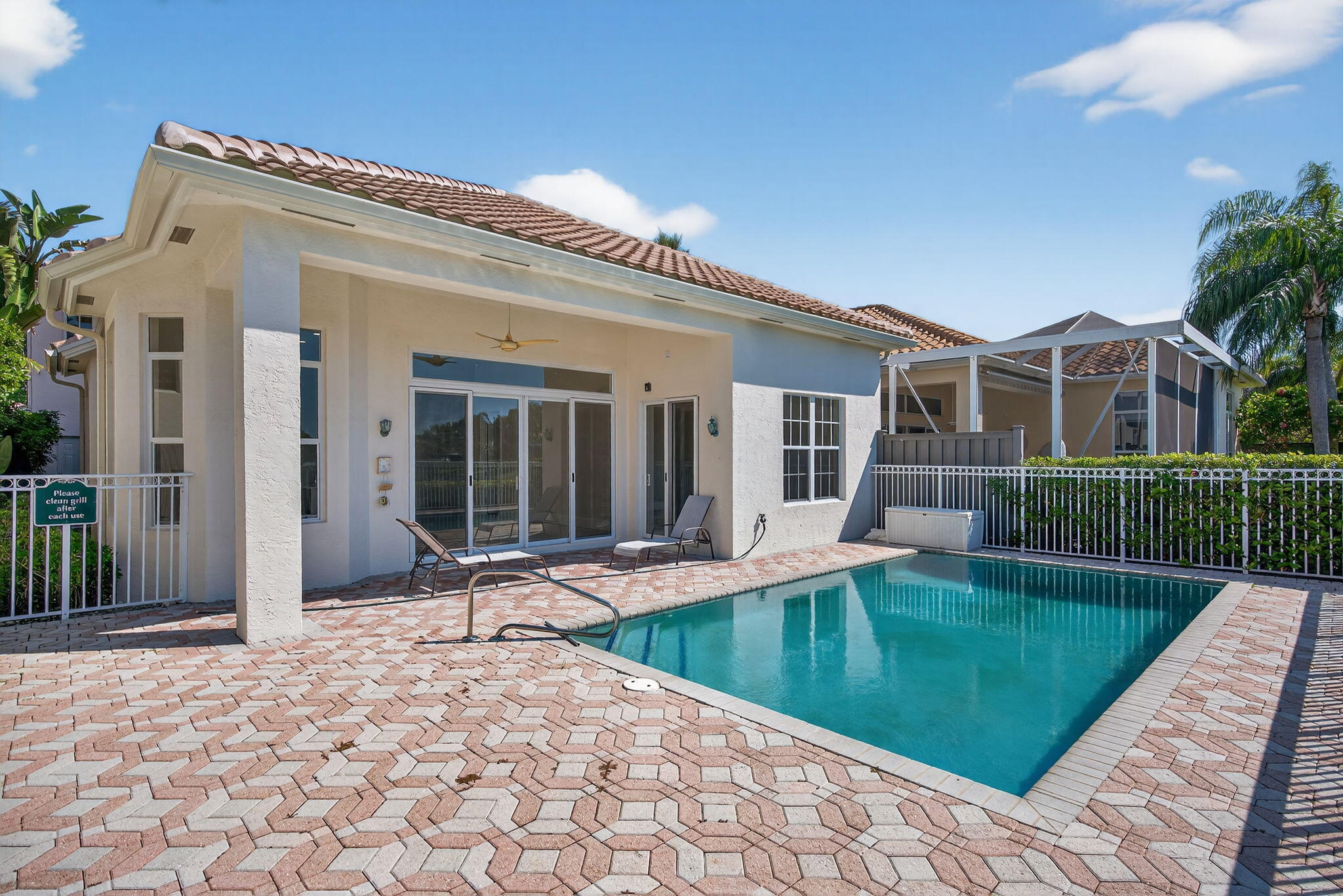 DIAMOND HEAD - Residential