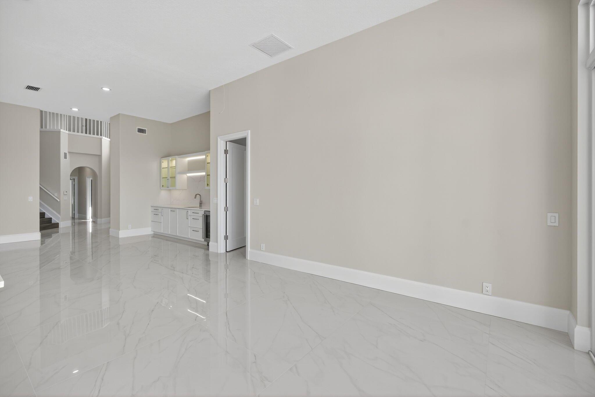 DIAMOND HEAD - Residential