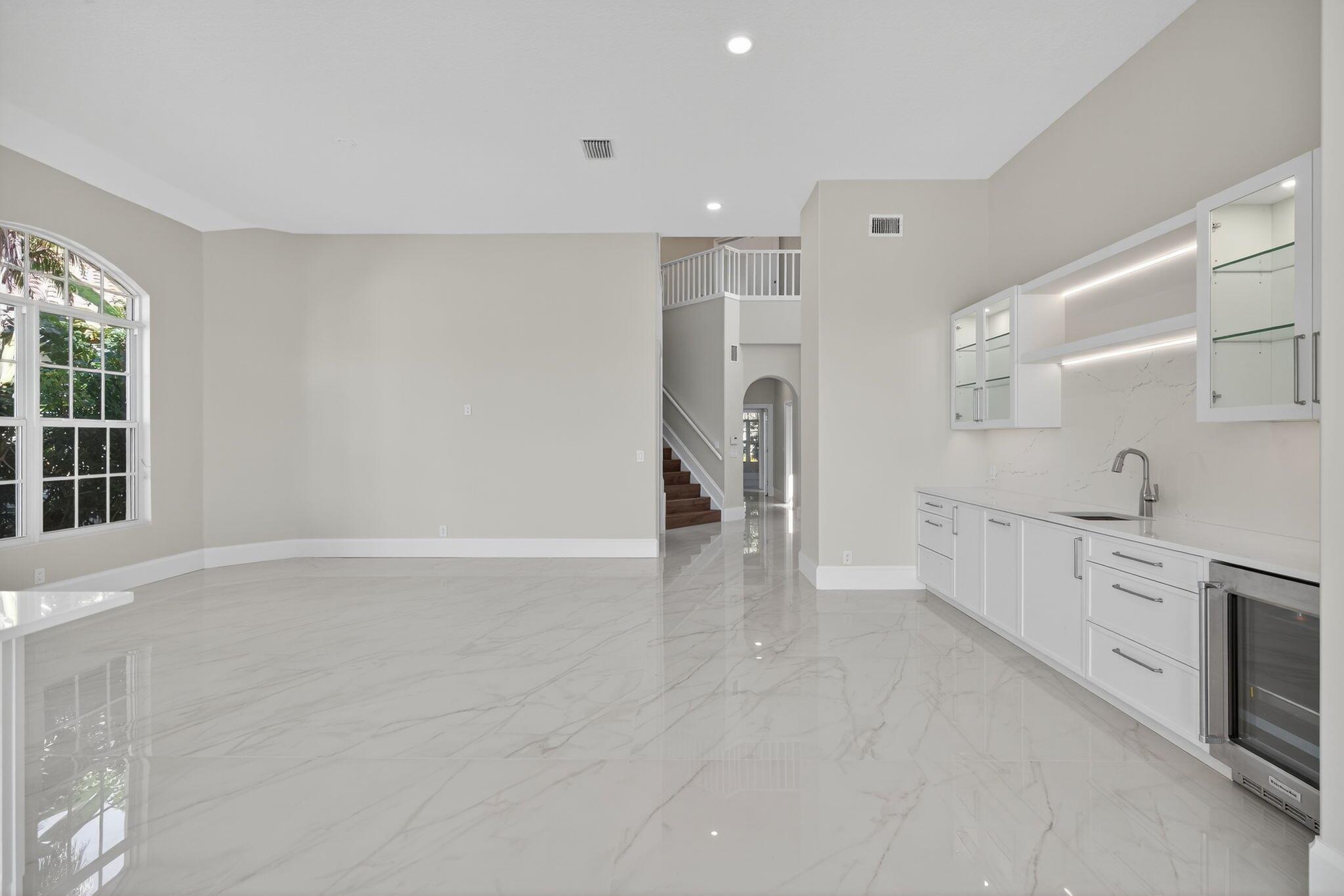 DIAMOND HEAD - Residential