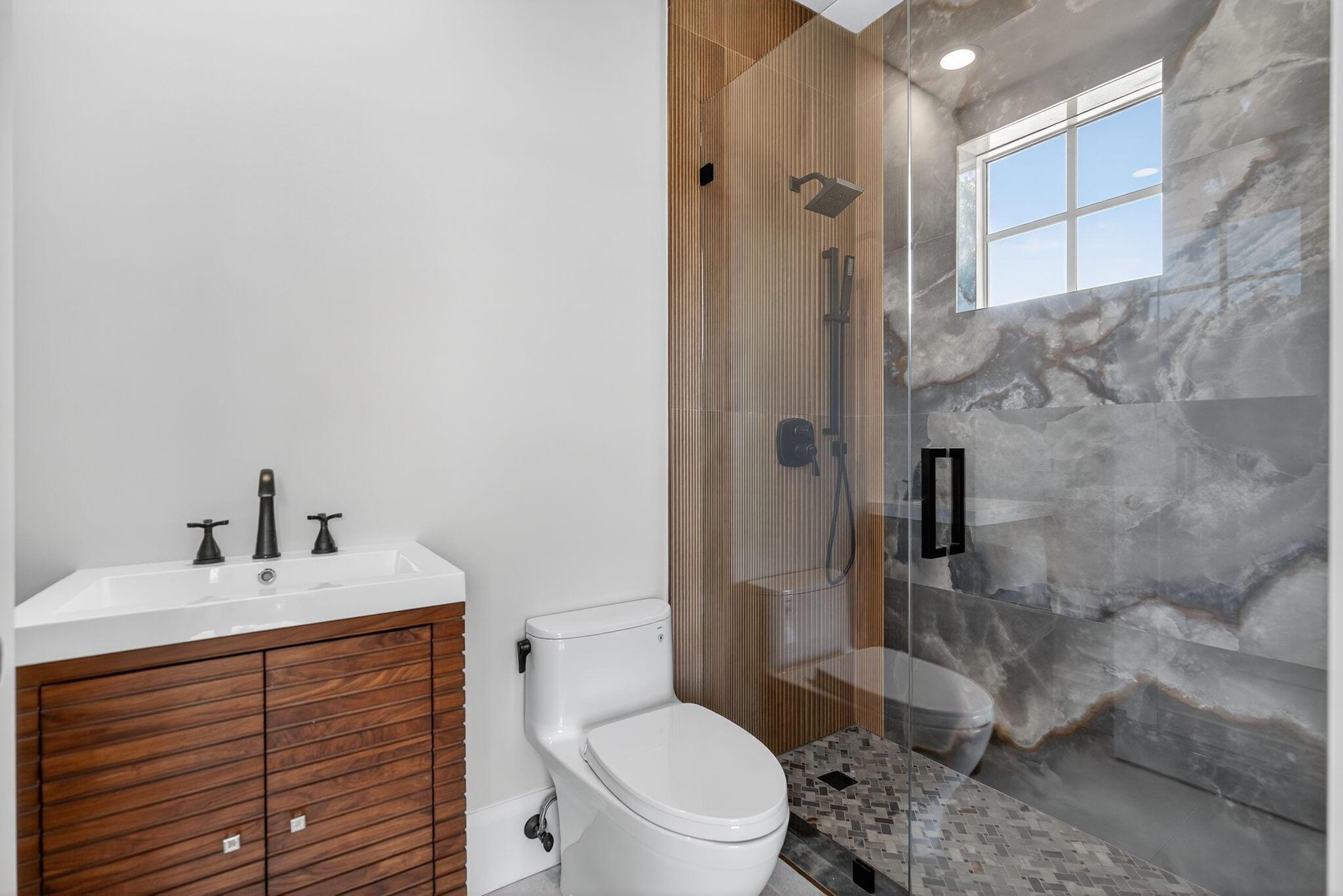 DIAMOND HEAD - Residential