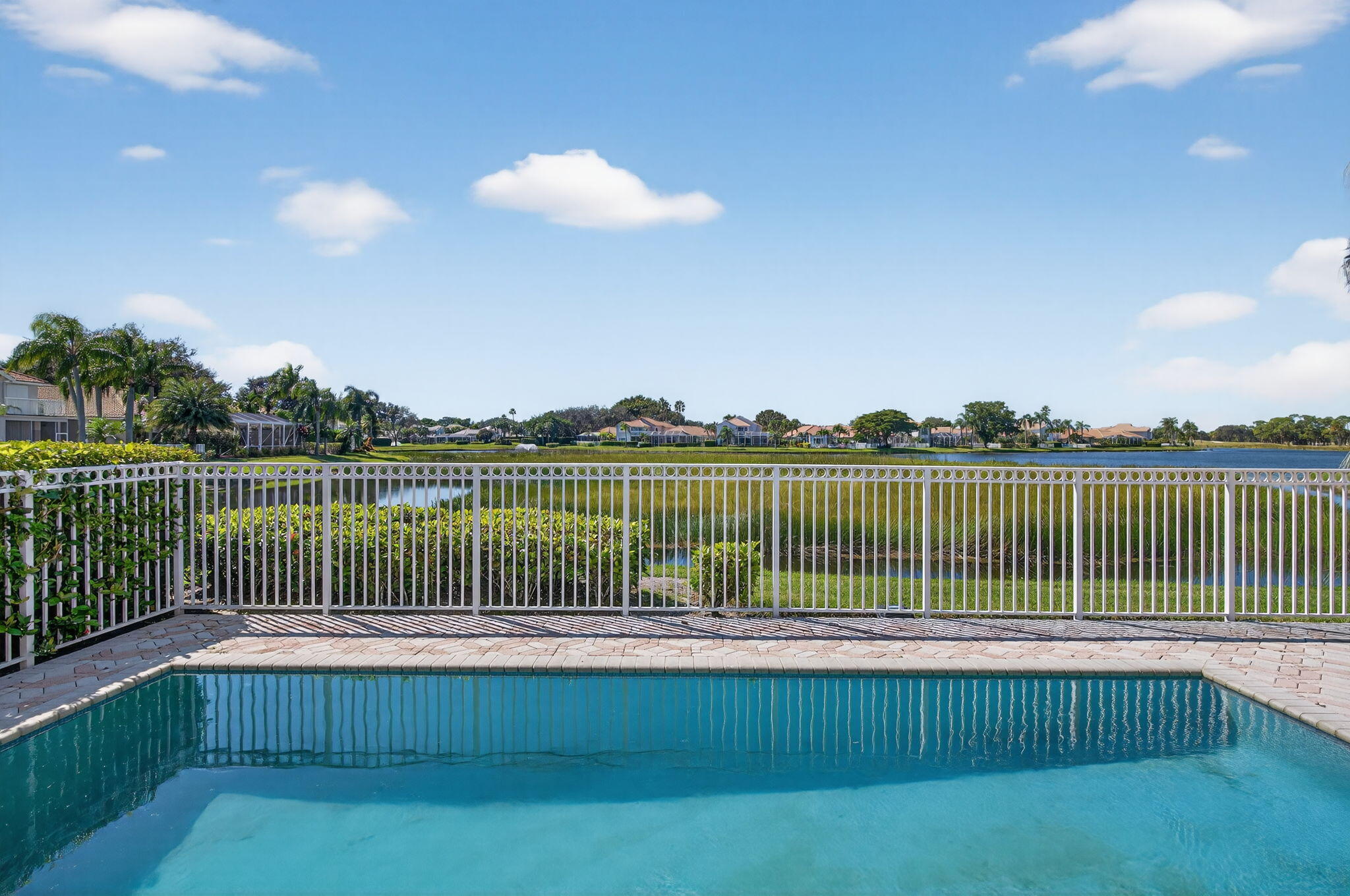 DIAMOND HEAD - Residential