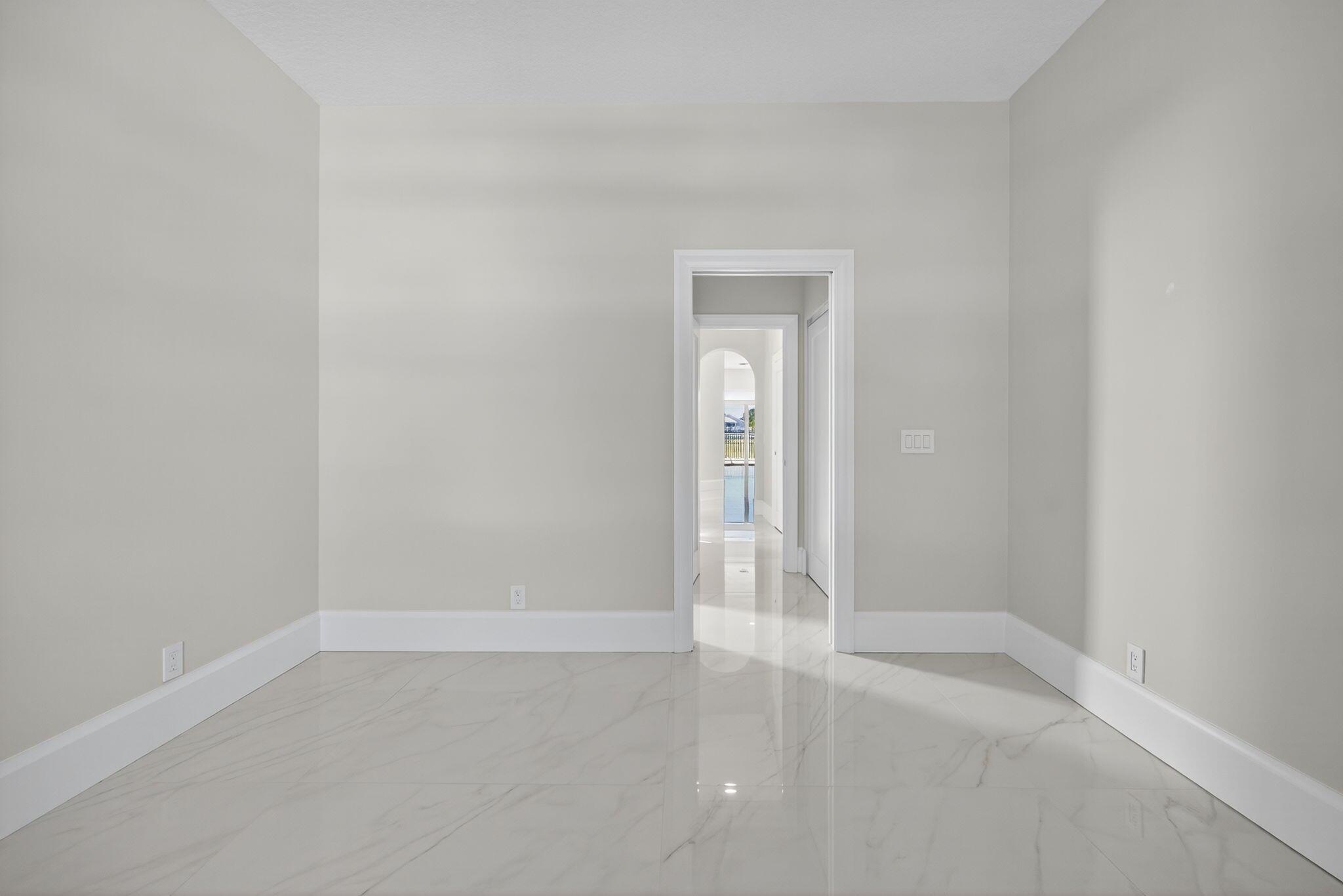 DIAMOND HEAD - Residential