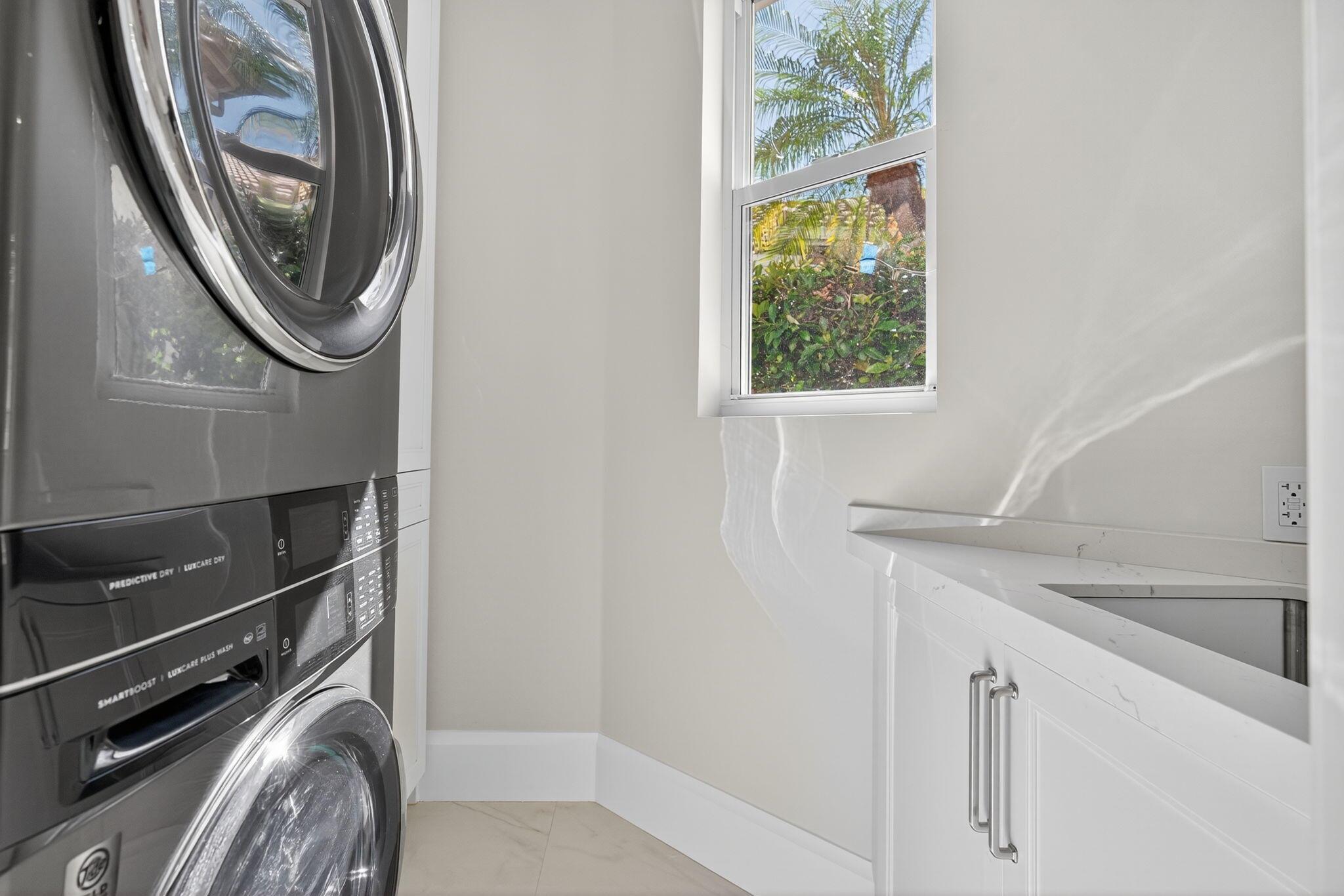 DIAMOND HEAD - Residential