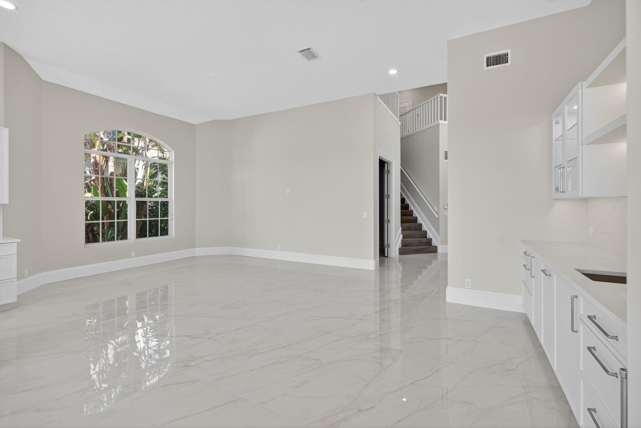 DIAMOND HEAD - Residential