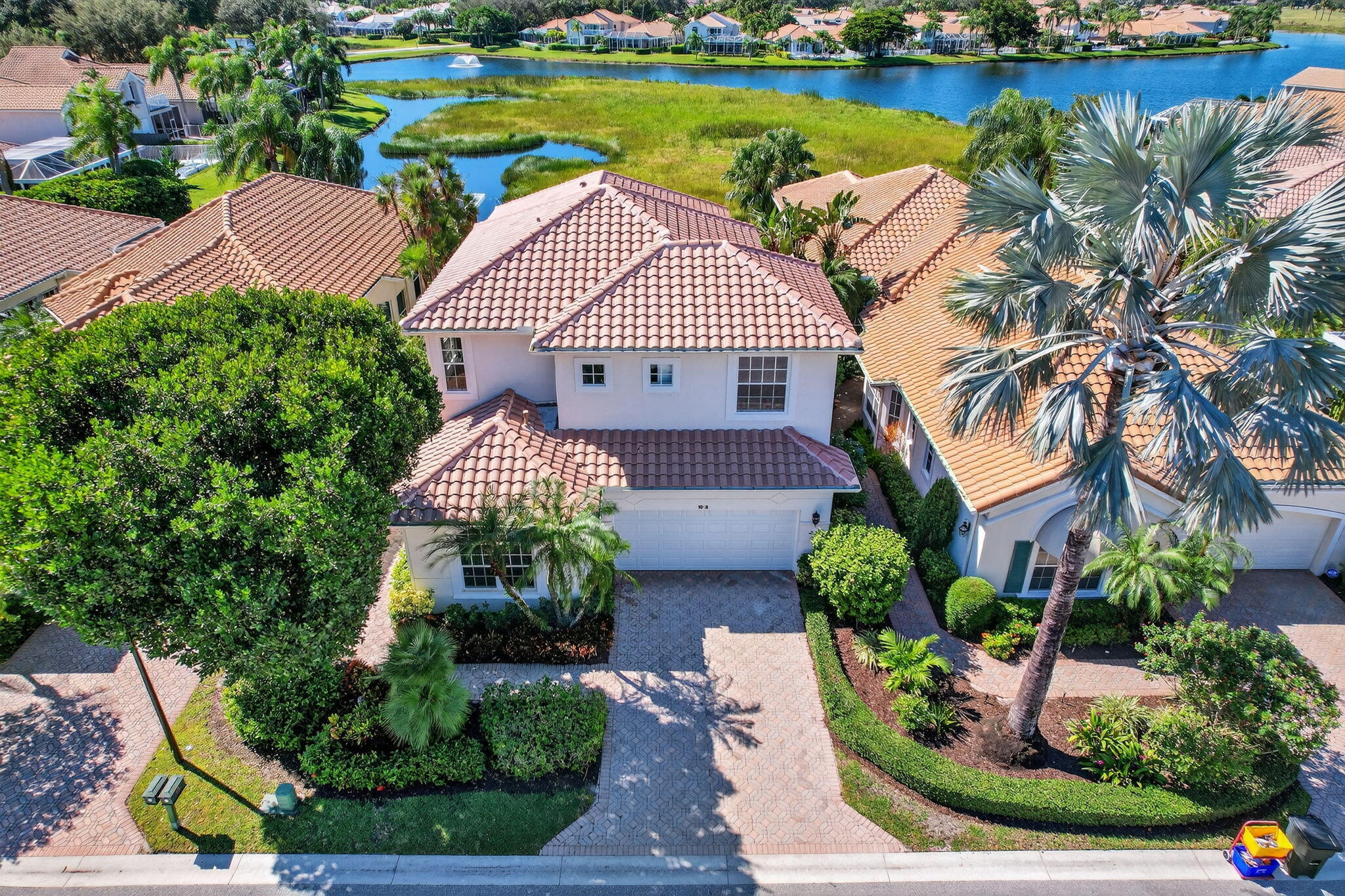 DIAMOND HEAD - Residential