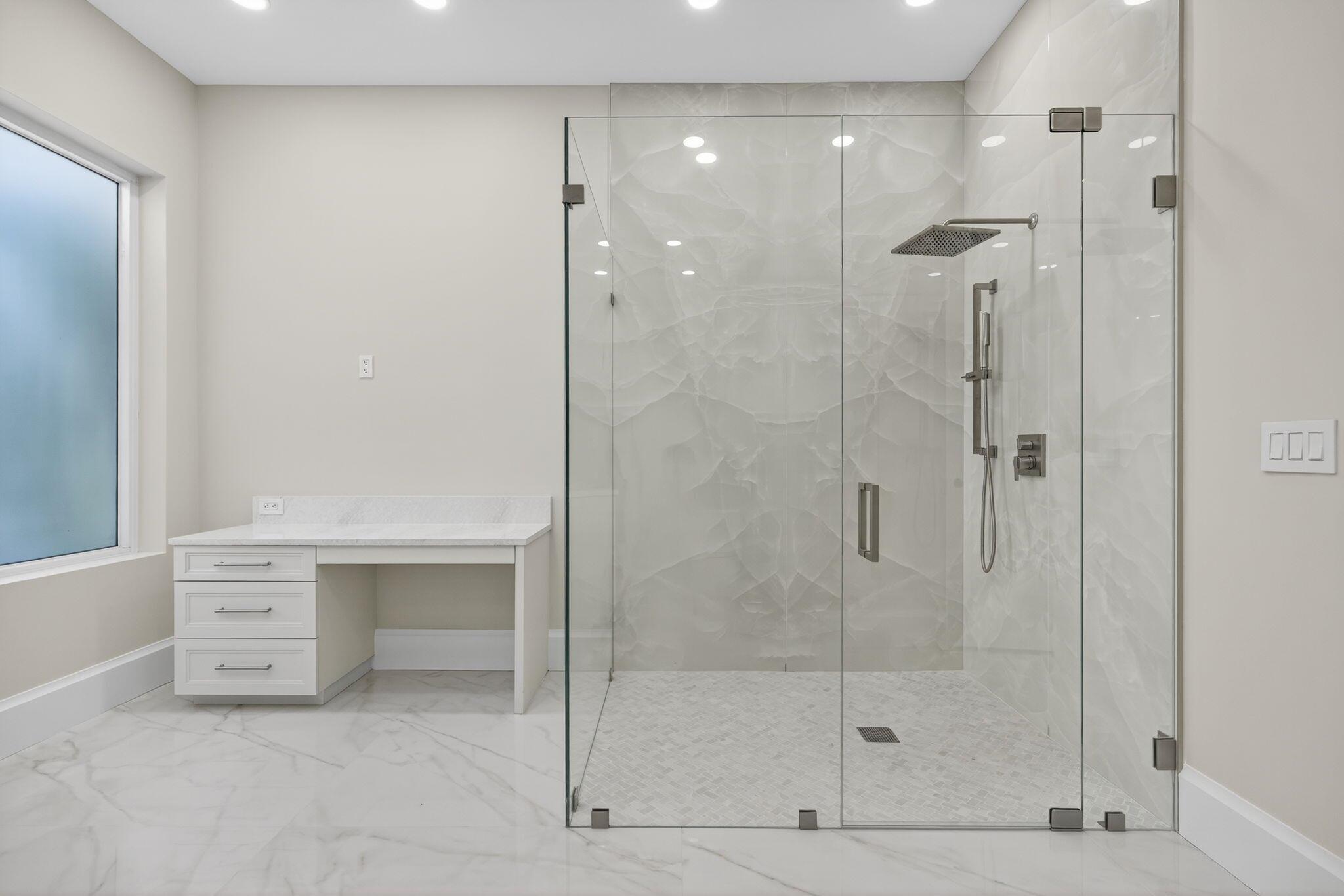 DIAMOND HEAD - Residential