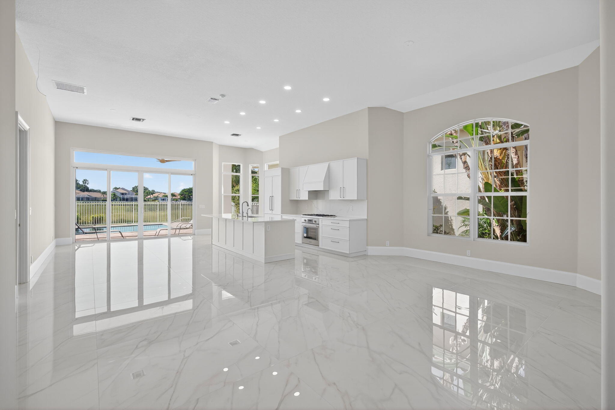 1012 Diamond Head Way