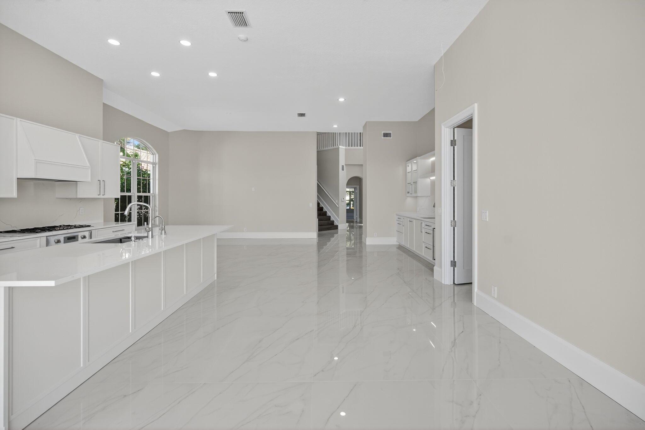 DIAMOND HEAD - Residential