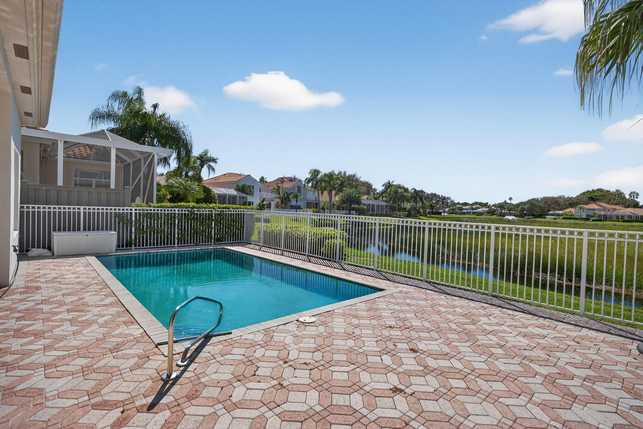 DIAMOND HEAD - Residential