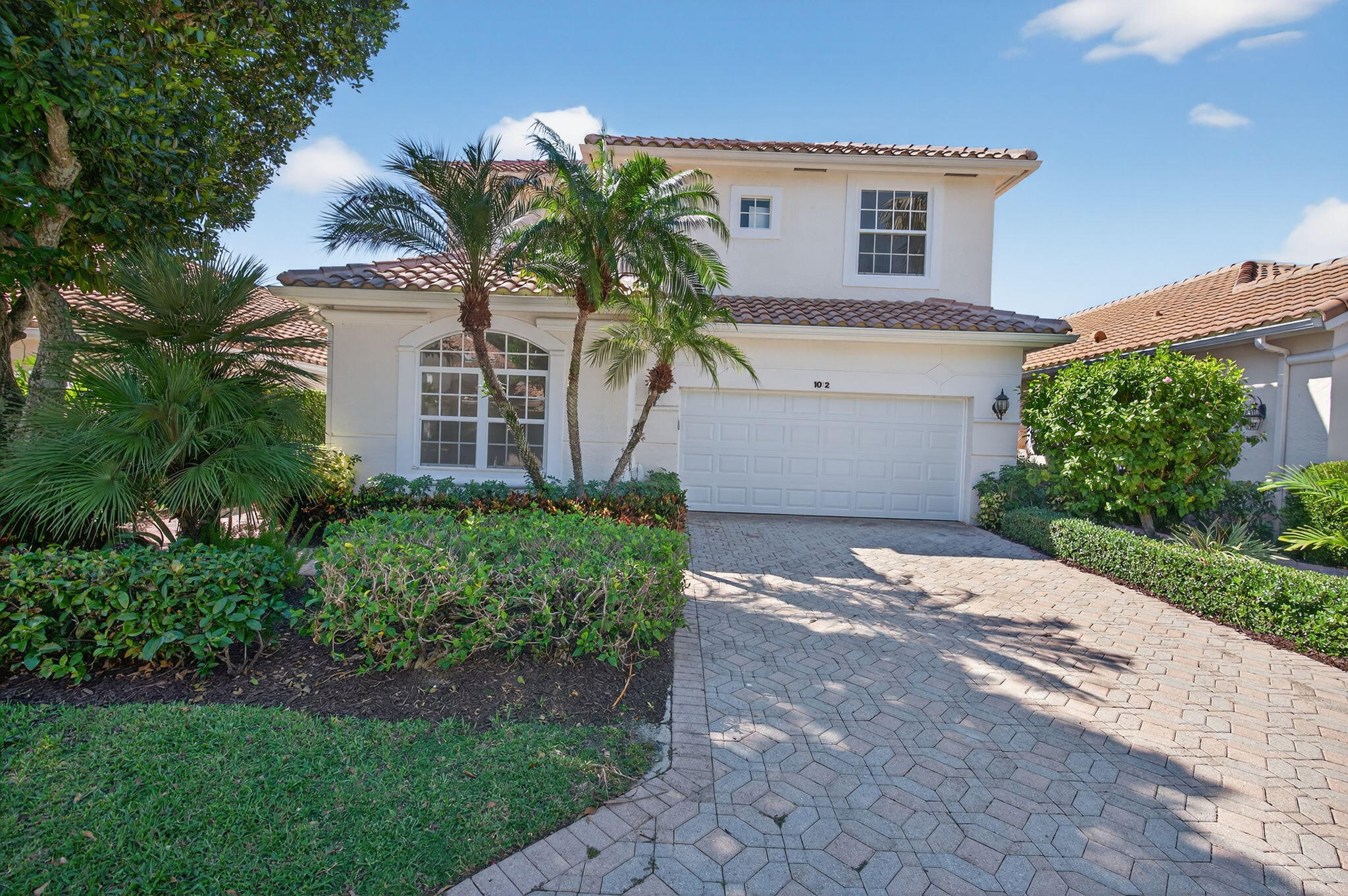 DIAMOND HEAD - Residential