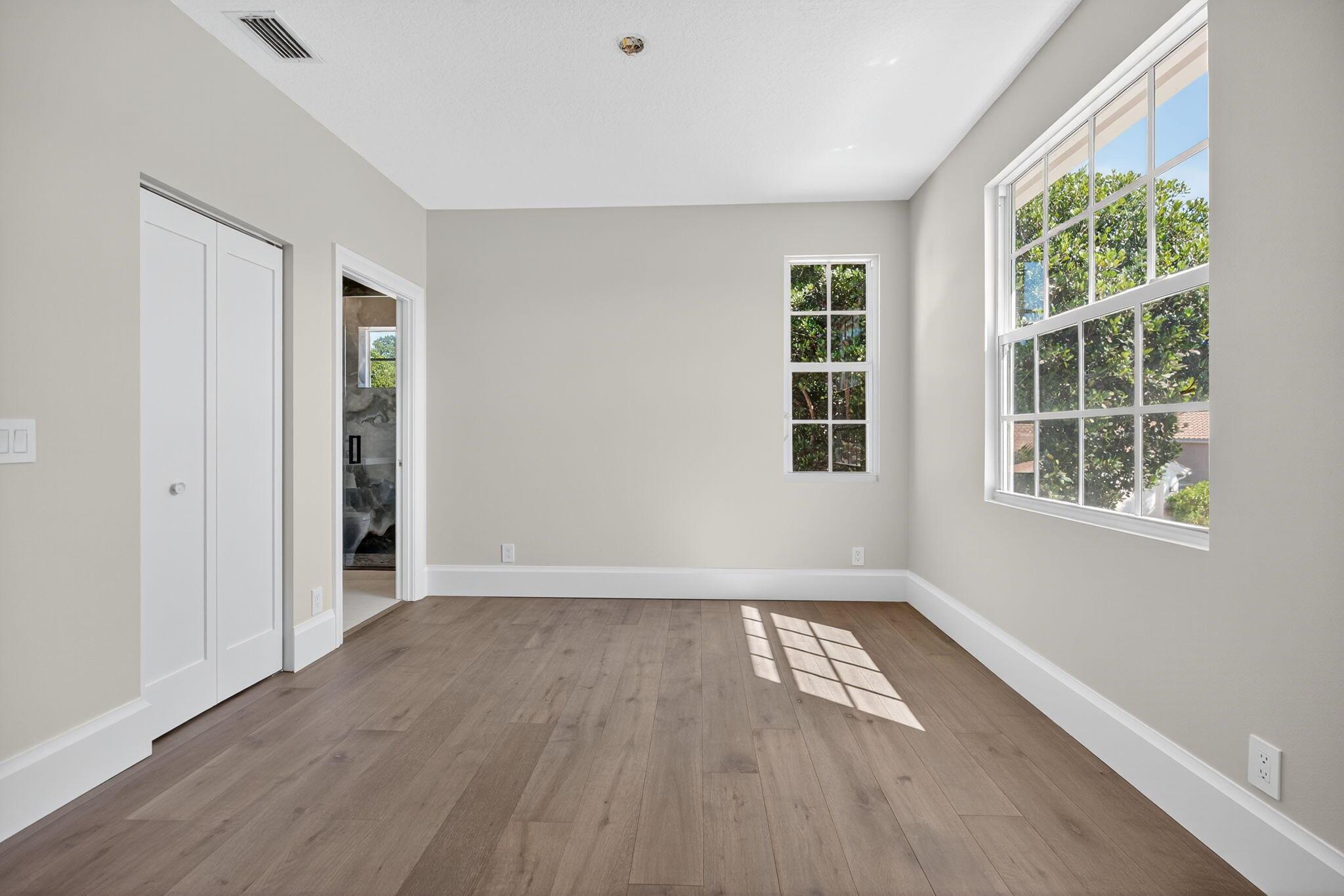 DIAMOND HEAD - Residential