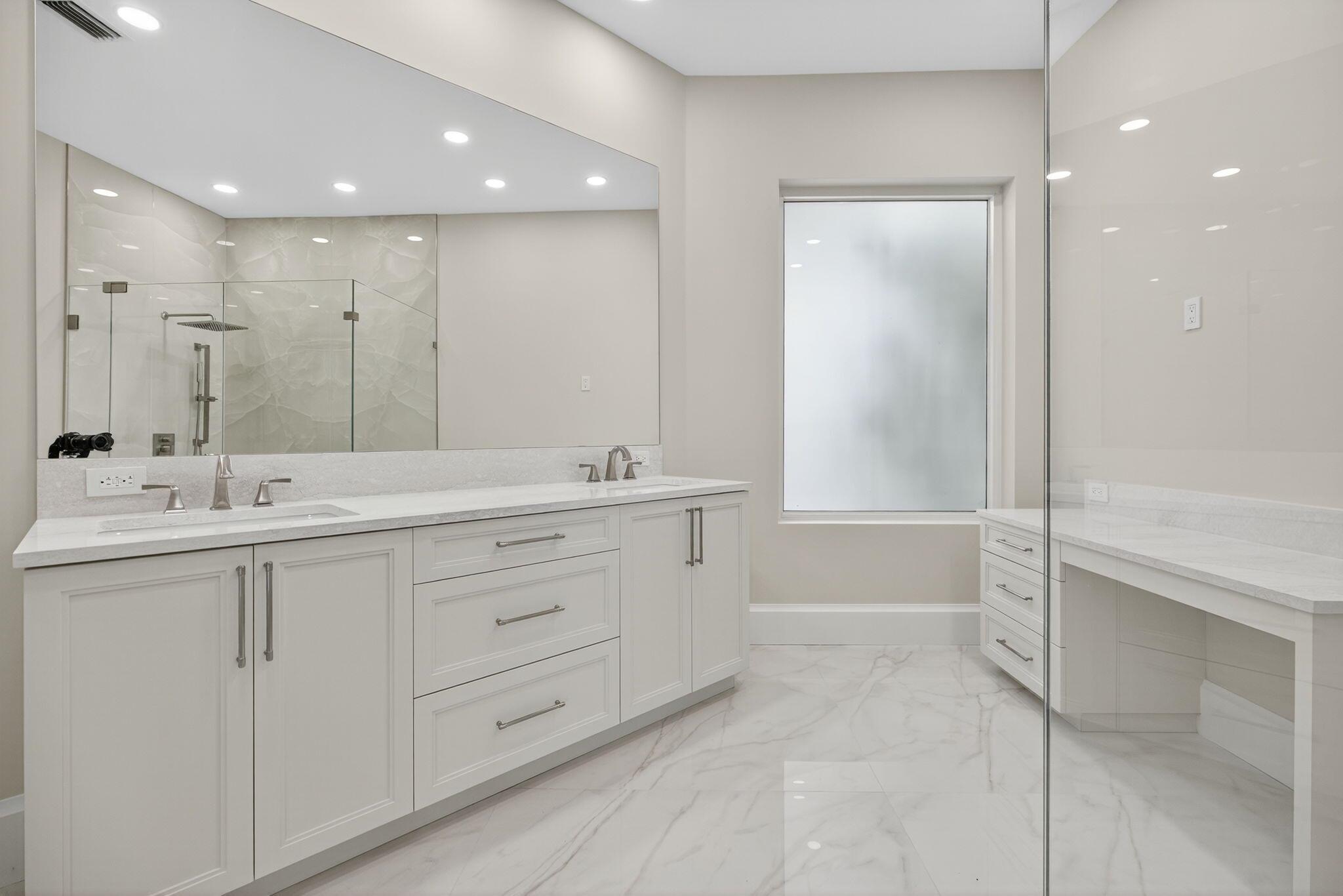 DIAMOND HEAD - Residential