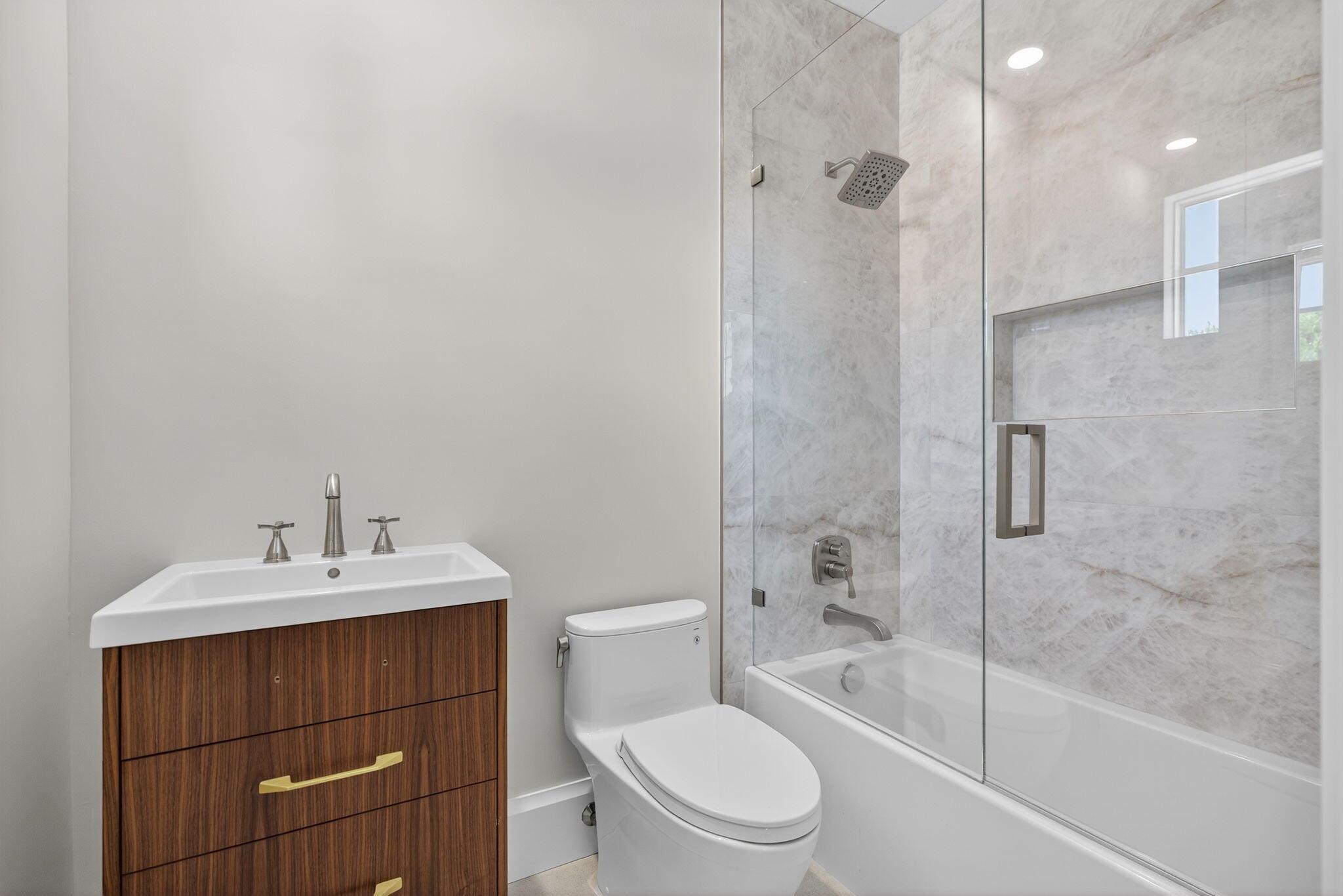 DIAMOND HEAD - Residential