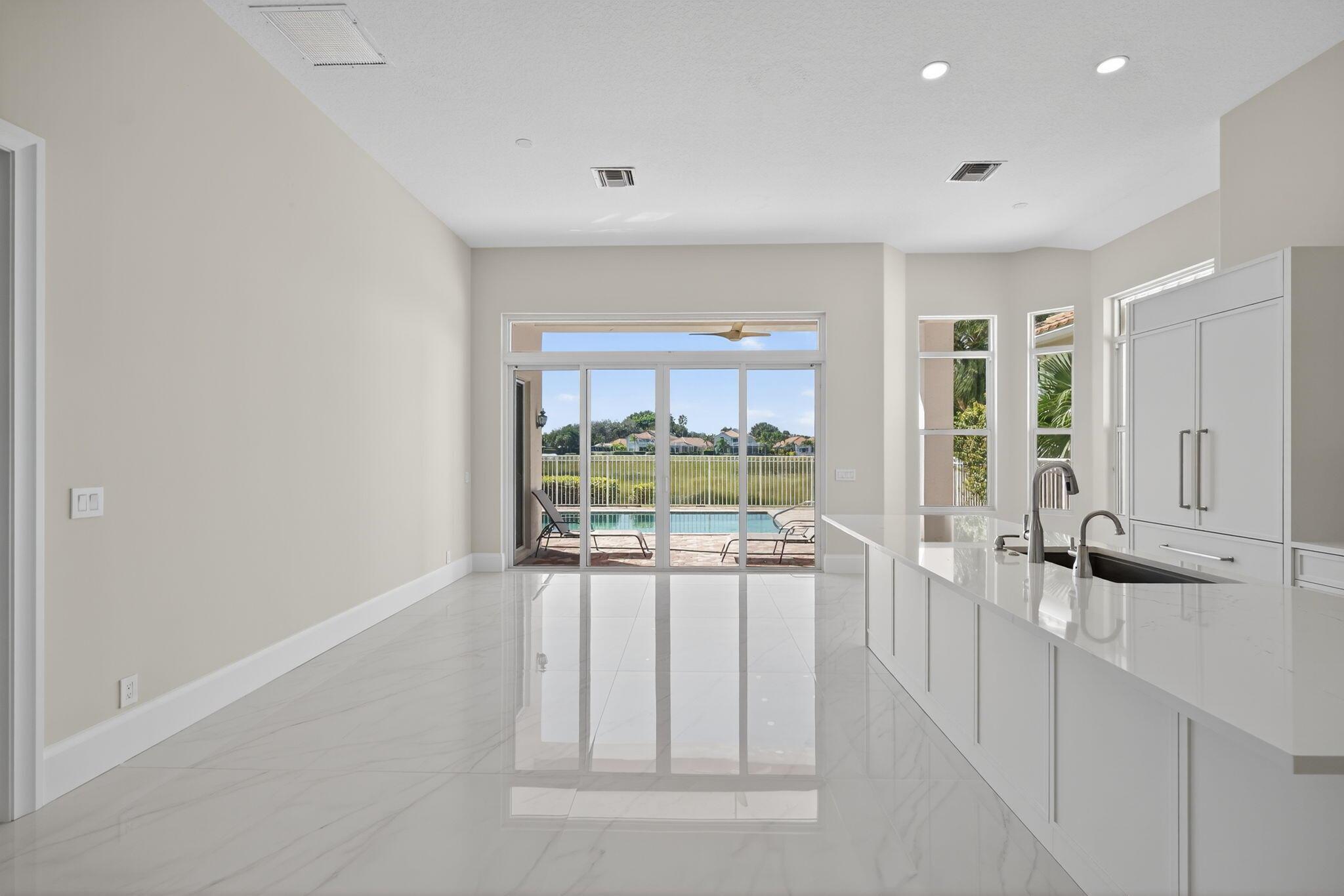 DIAMOND HEAD - Residential