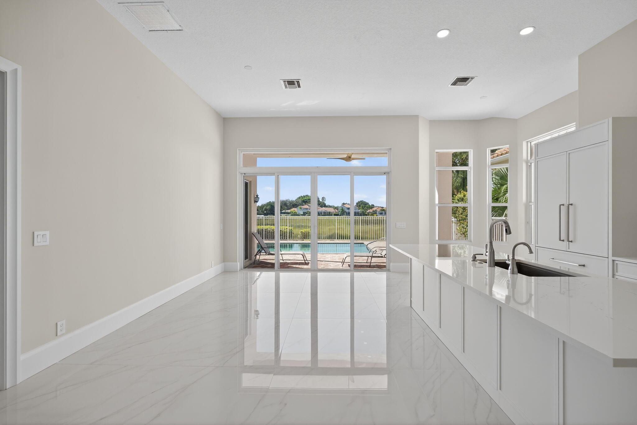 DIAMOND HEAD - Residential