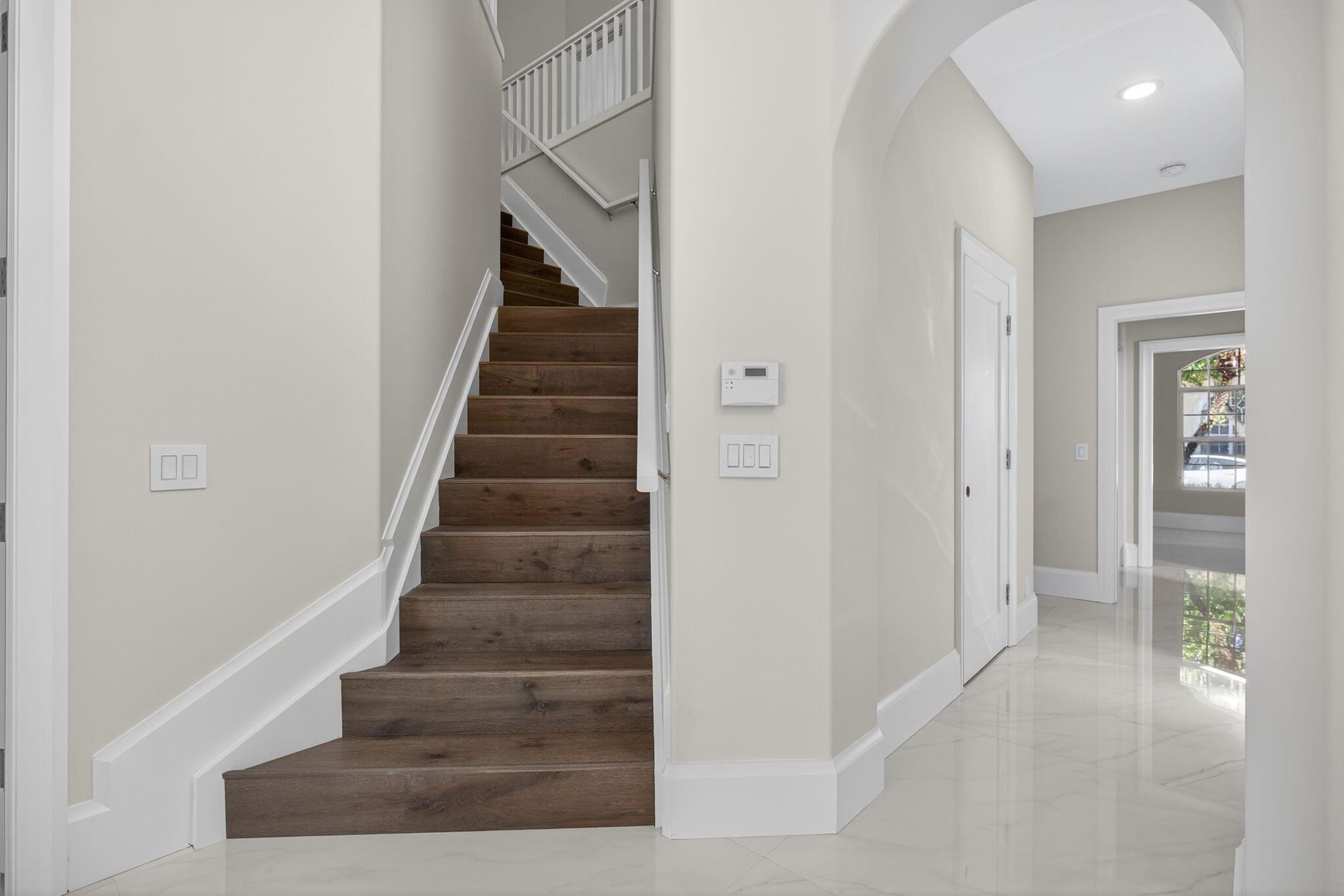 DIAMOND HEAD - Residential