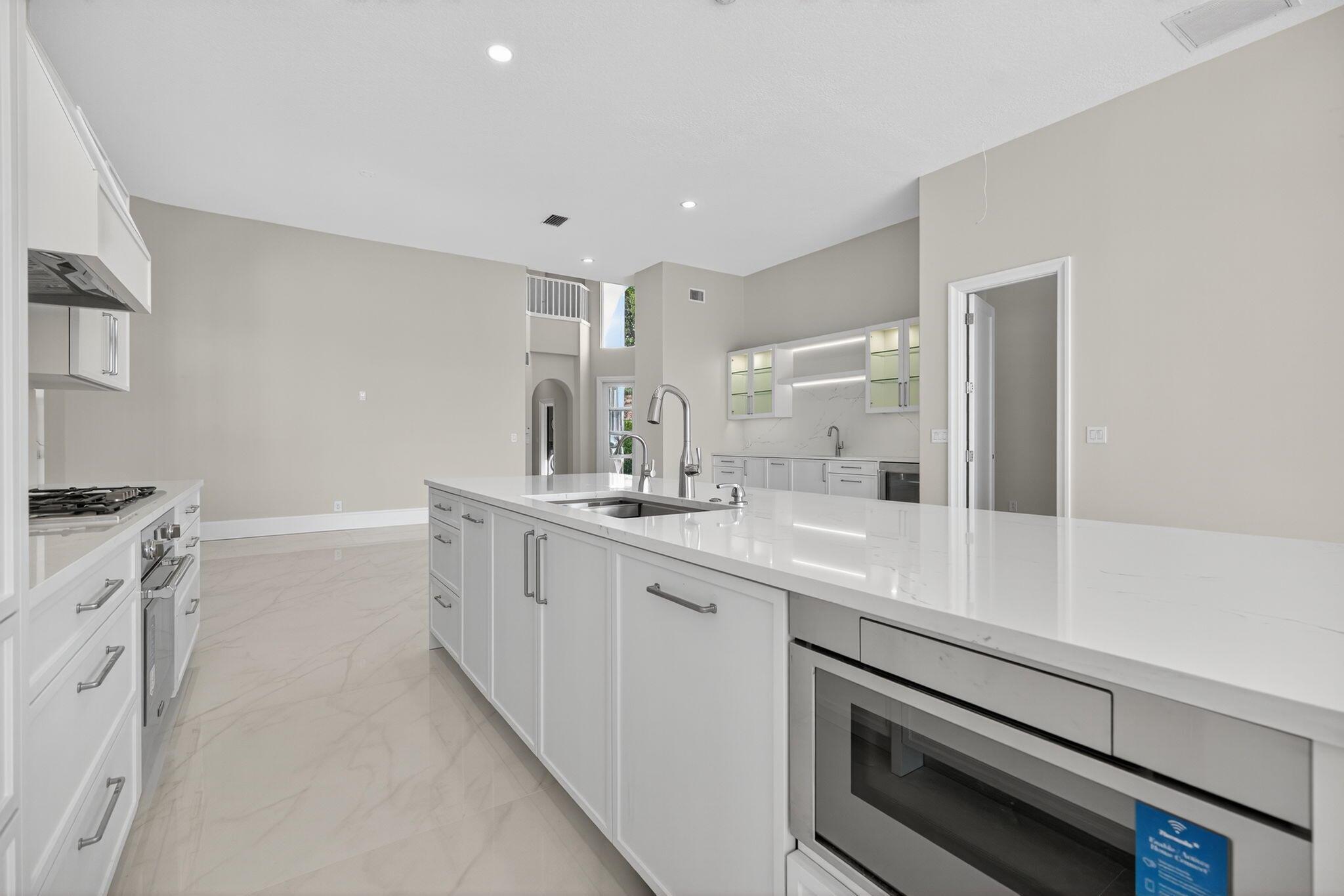 DIAMOND HEAD - Residential