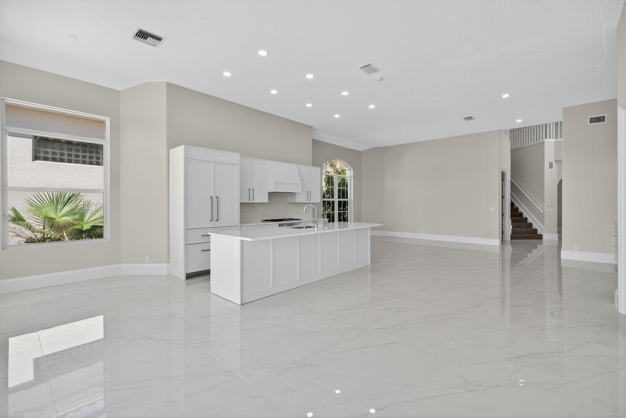 DIAMOND HEAD - Residential