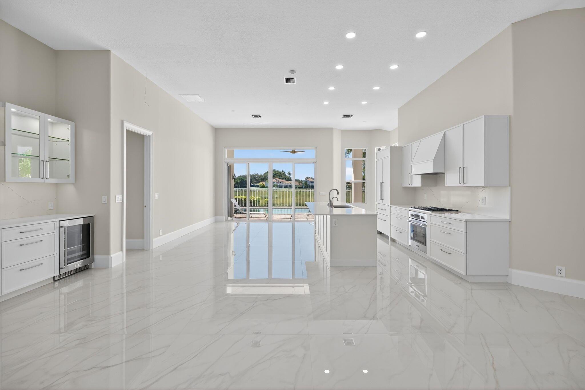 DIAMOND HEAD - Residential