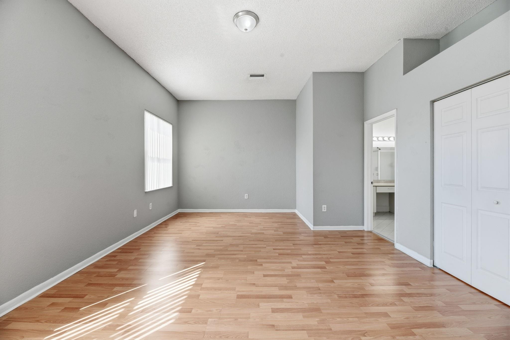 Towngate 156-11 B - Residential