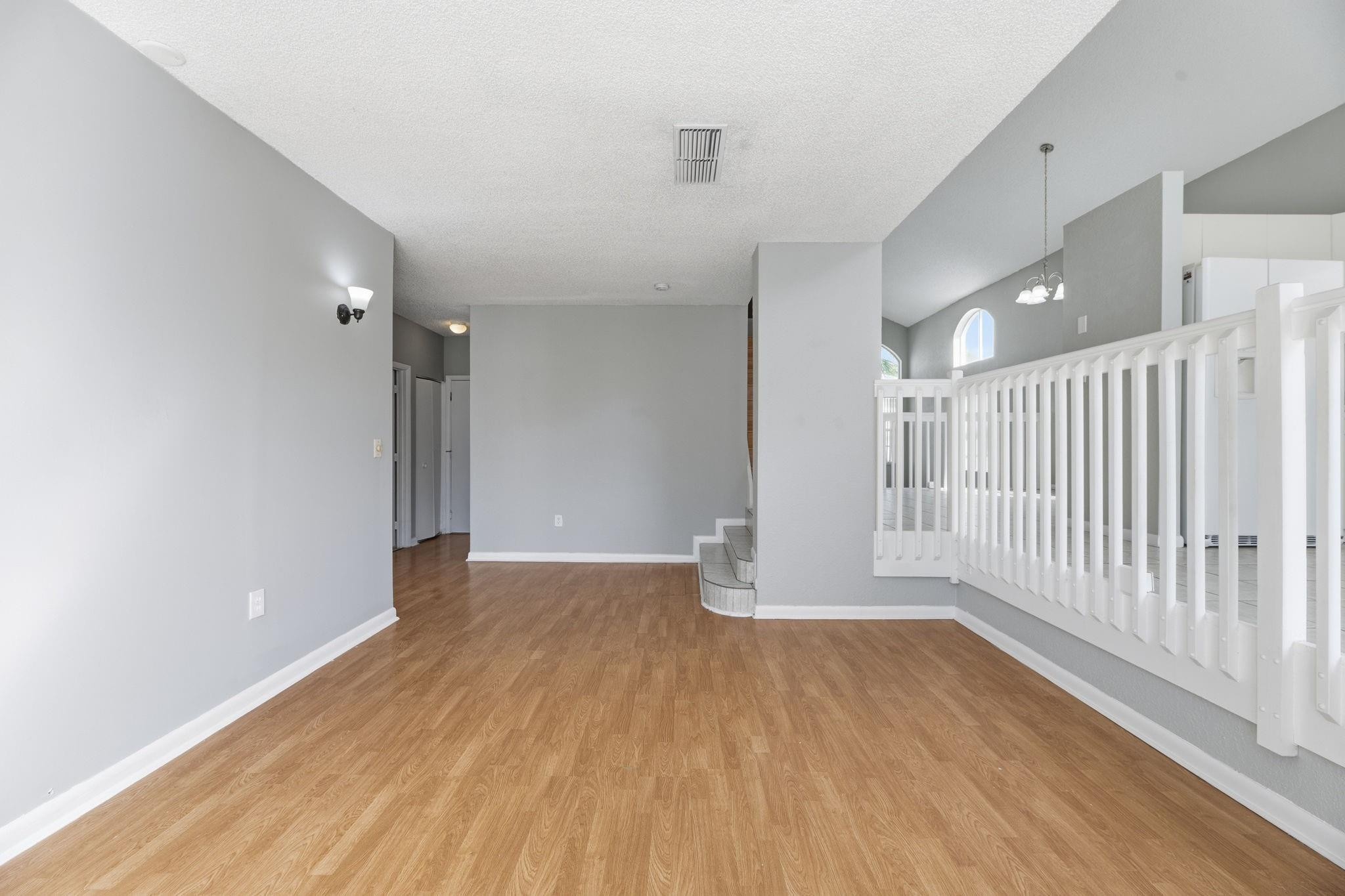 Towngate 156-11 B - Residential