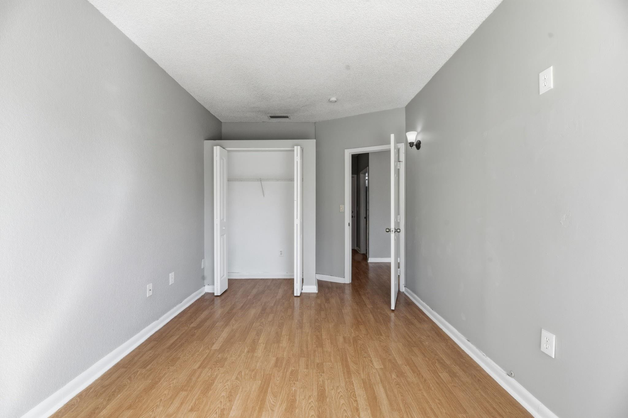 Towngate 156-11 B - Residential