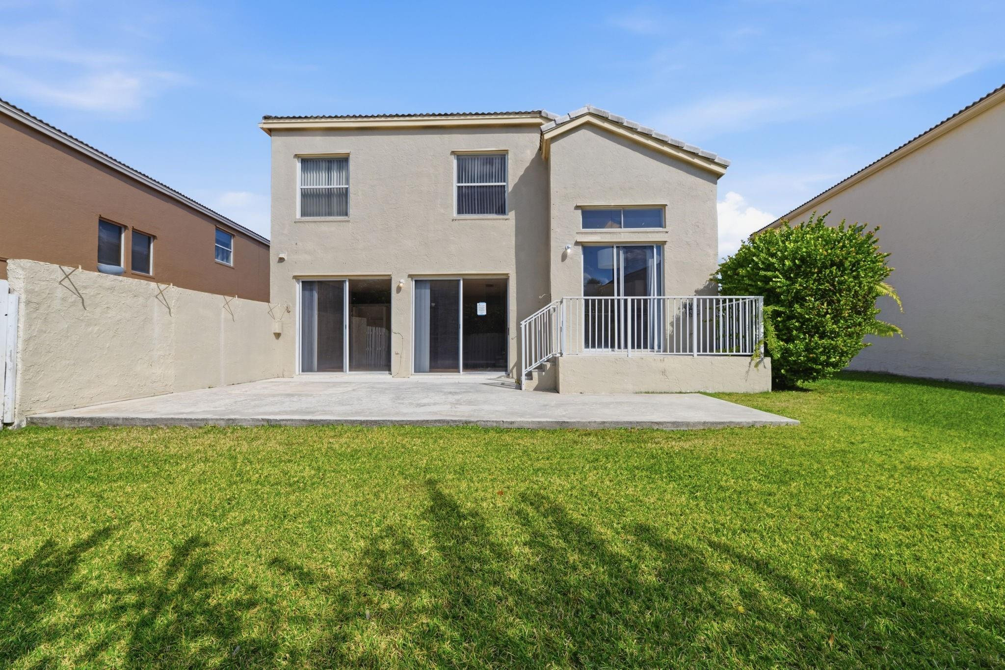 Towngate 156-11 B - Residential