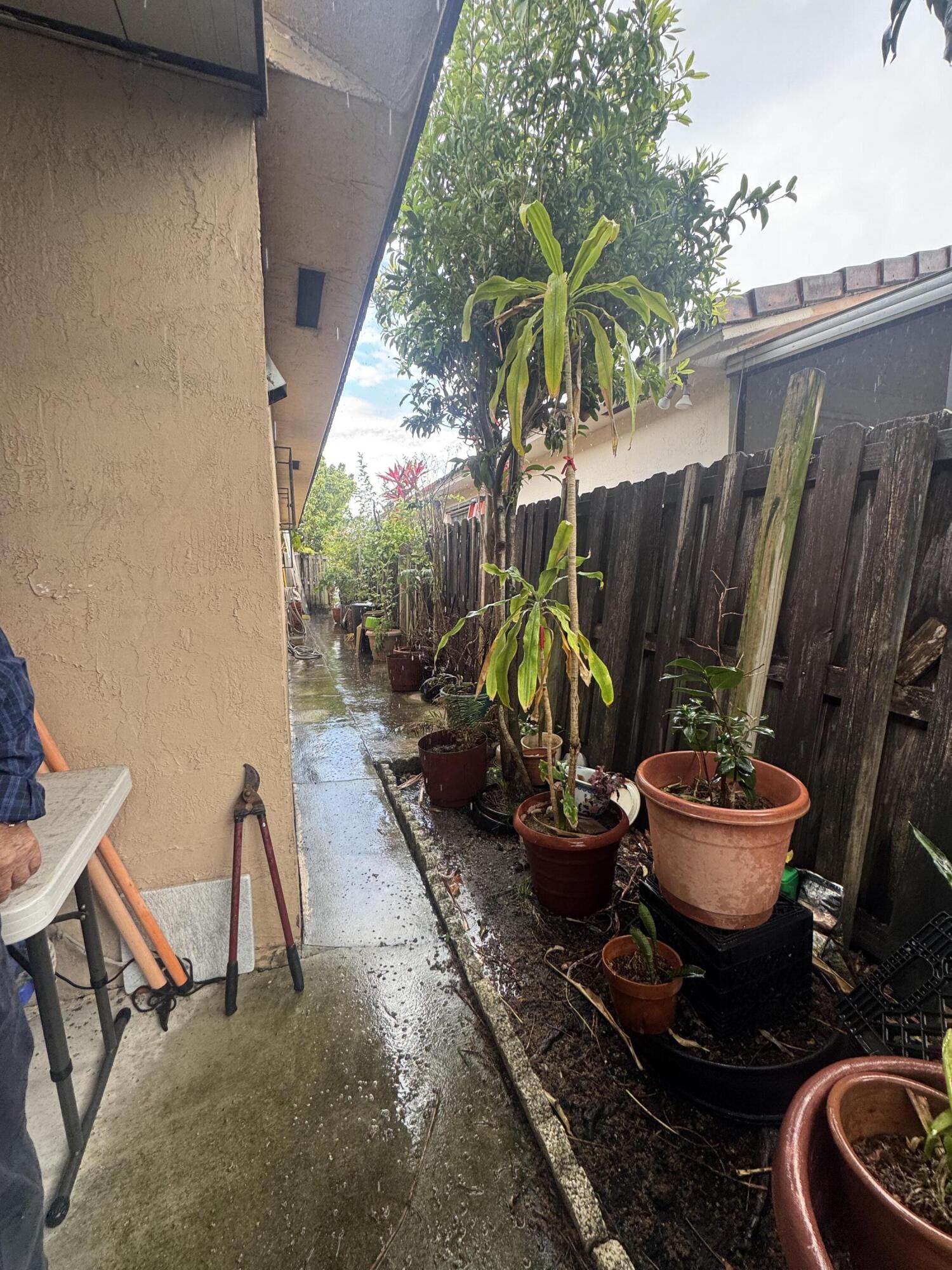 ROBLES GARDENS 3RD ADDN - Residential