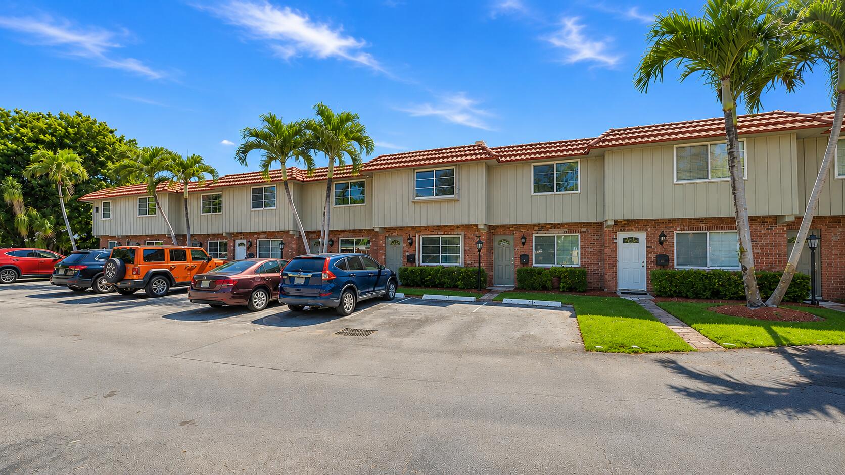 MANOR GROVE VILLAGE THREE CONDO - Residential