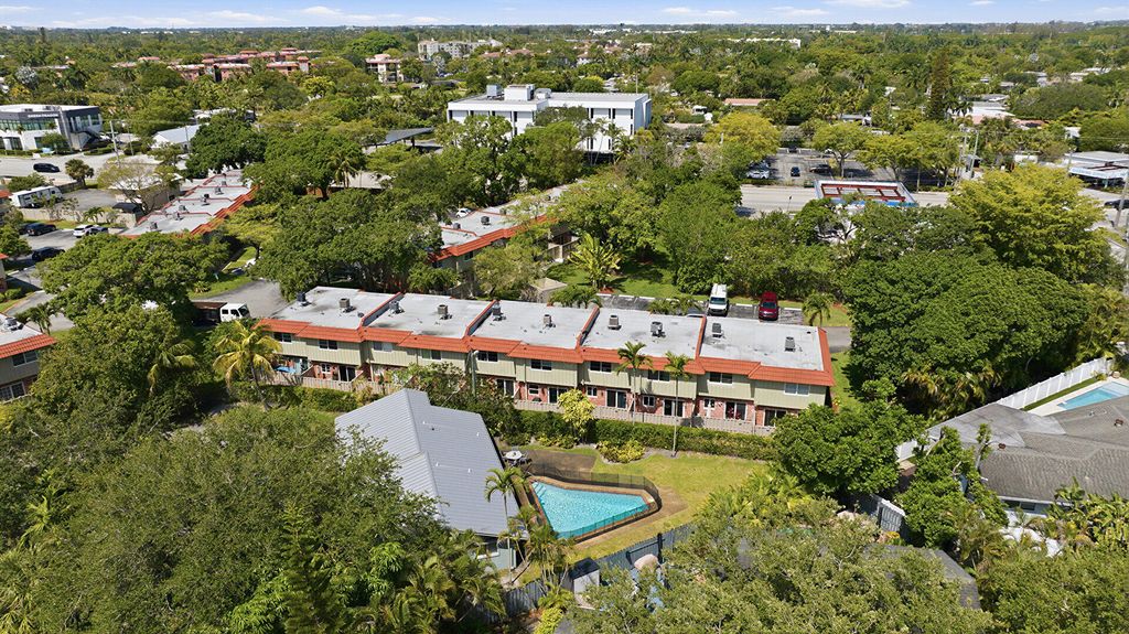 Photo of 67 NE 20th Court #6h, Wilton Manors, FL 33305 (MLS # B26023696)