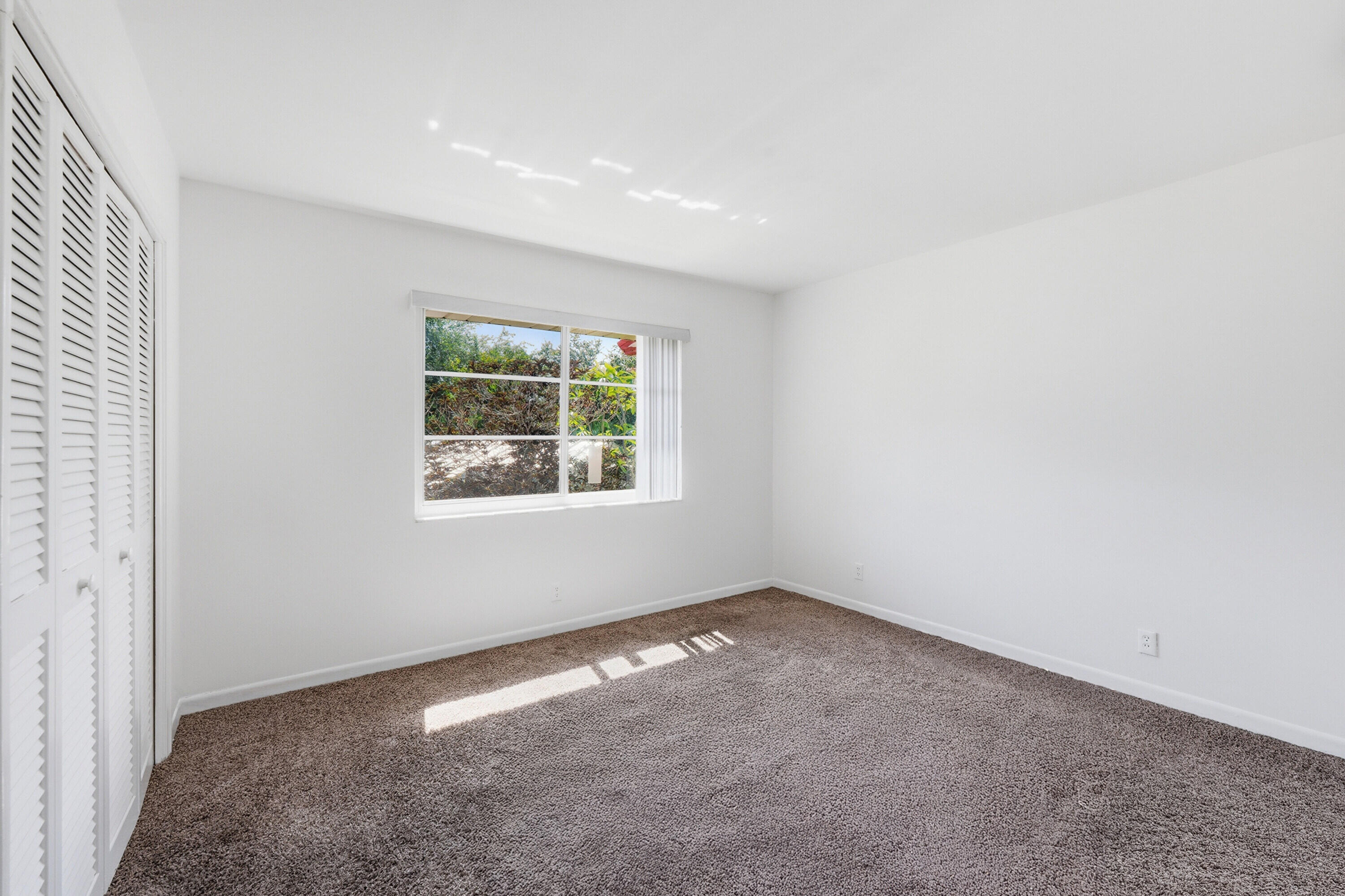 MANOR GROVE VILLAGE THREE CONDO - Residential