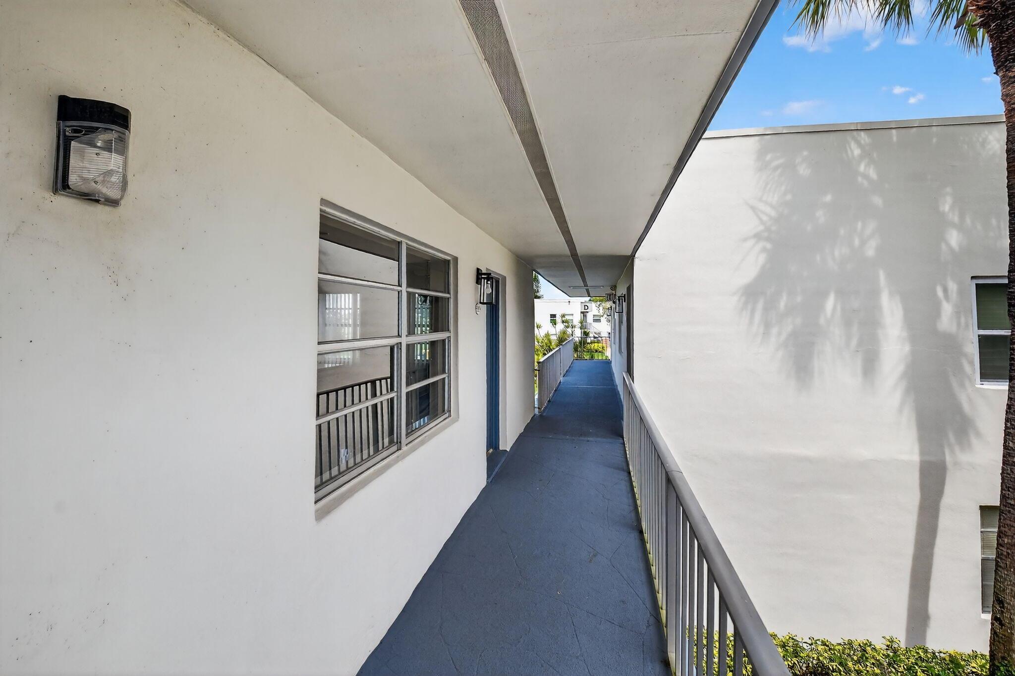 267 Normandy F, Delray Beach, FL, 33484/$129,000 2 267 Normandy F