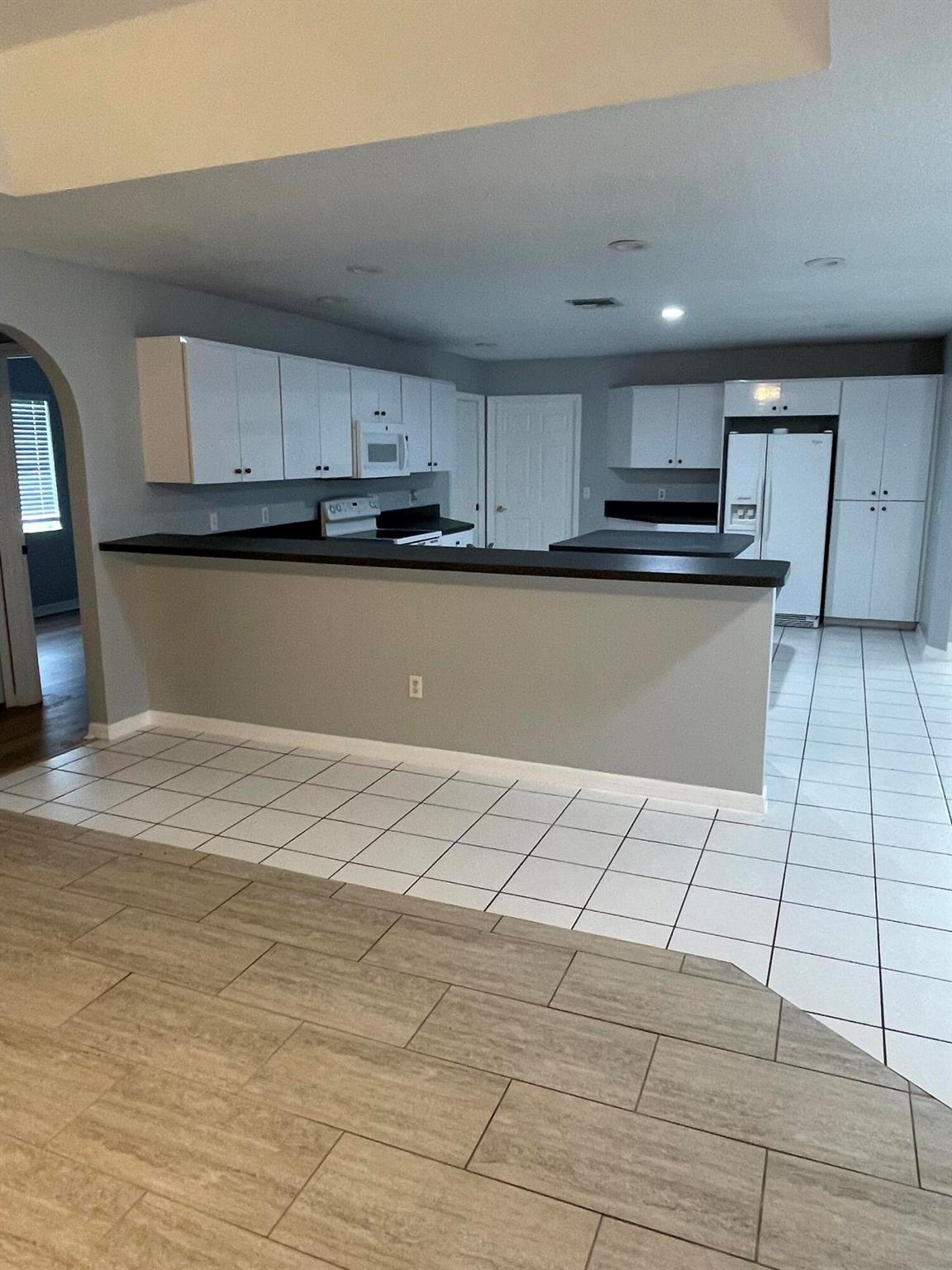 PAAR ESTATES - Residential Lease