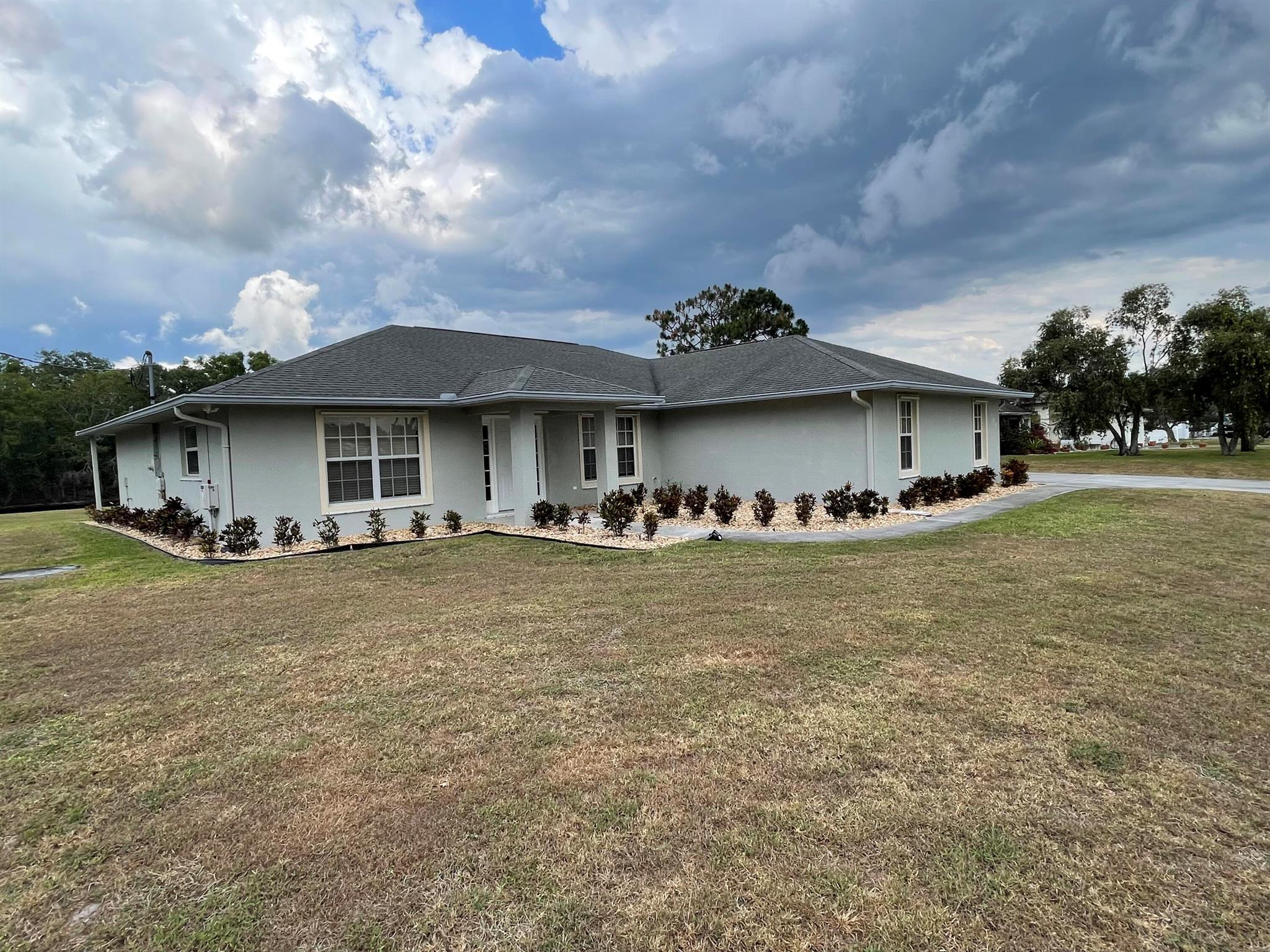 PAAR ESTATES - Residential Lease