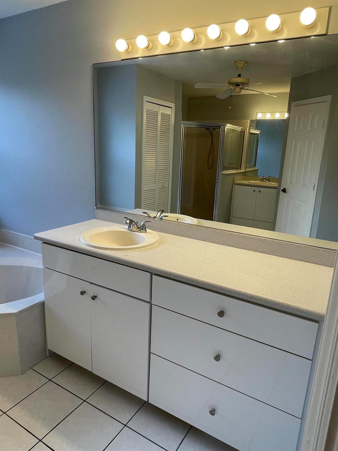 PAAR ESTATES - Residential Lease