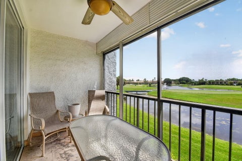 Tiny photo for 4539 Luxemburg Court #205, Lake Worth, FL 33467 (MLS # B26050397)