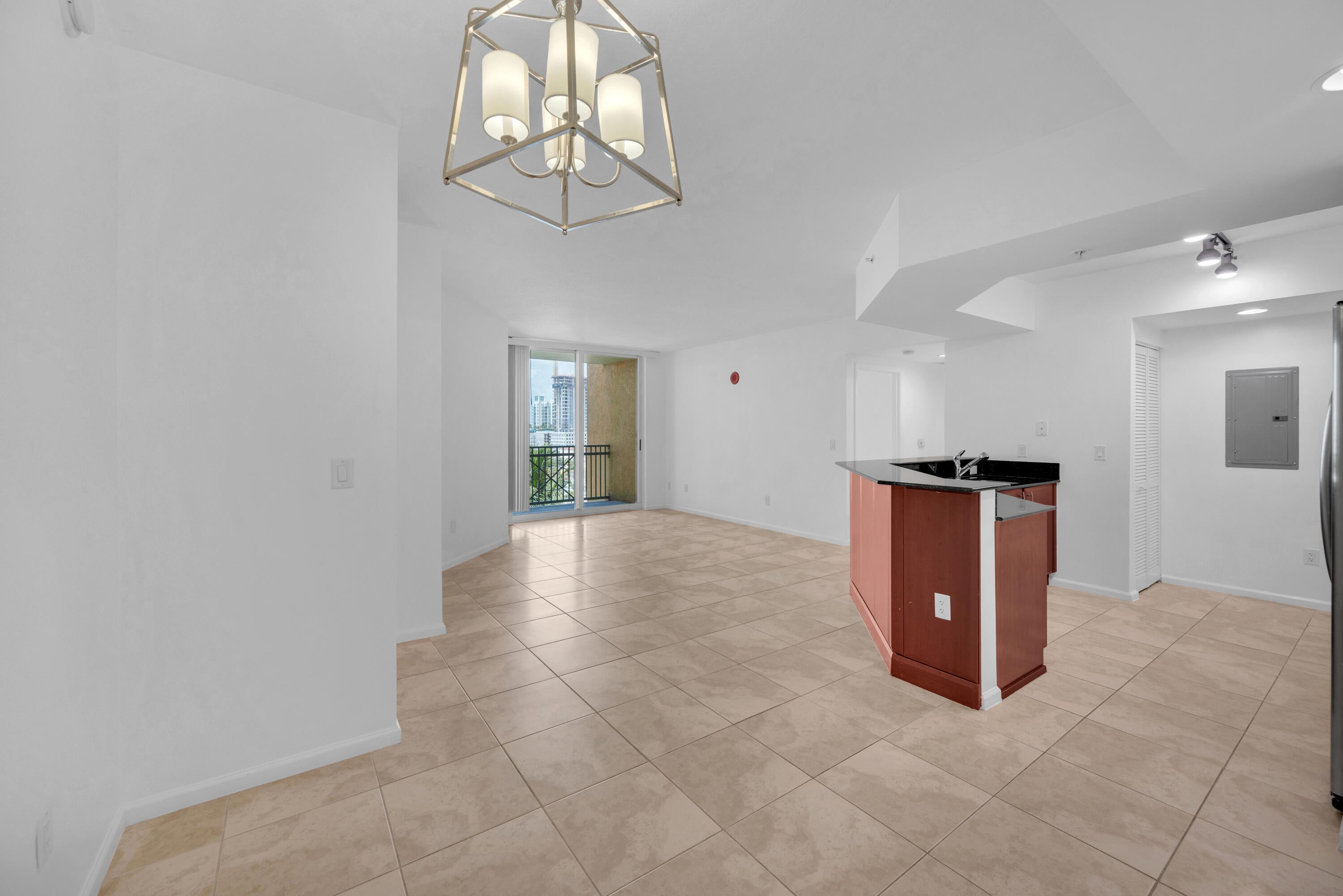 403 S Sapodilla Avenue 612